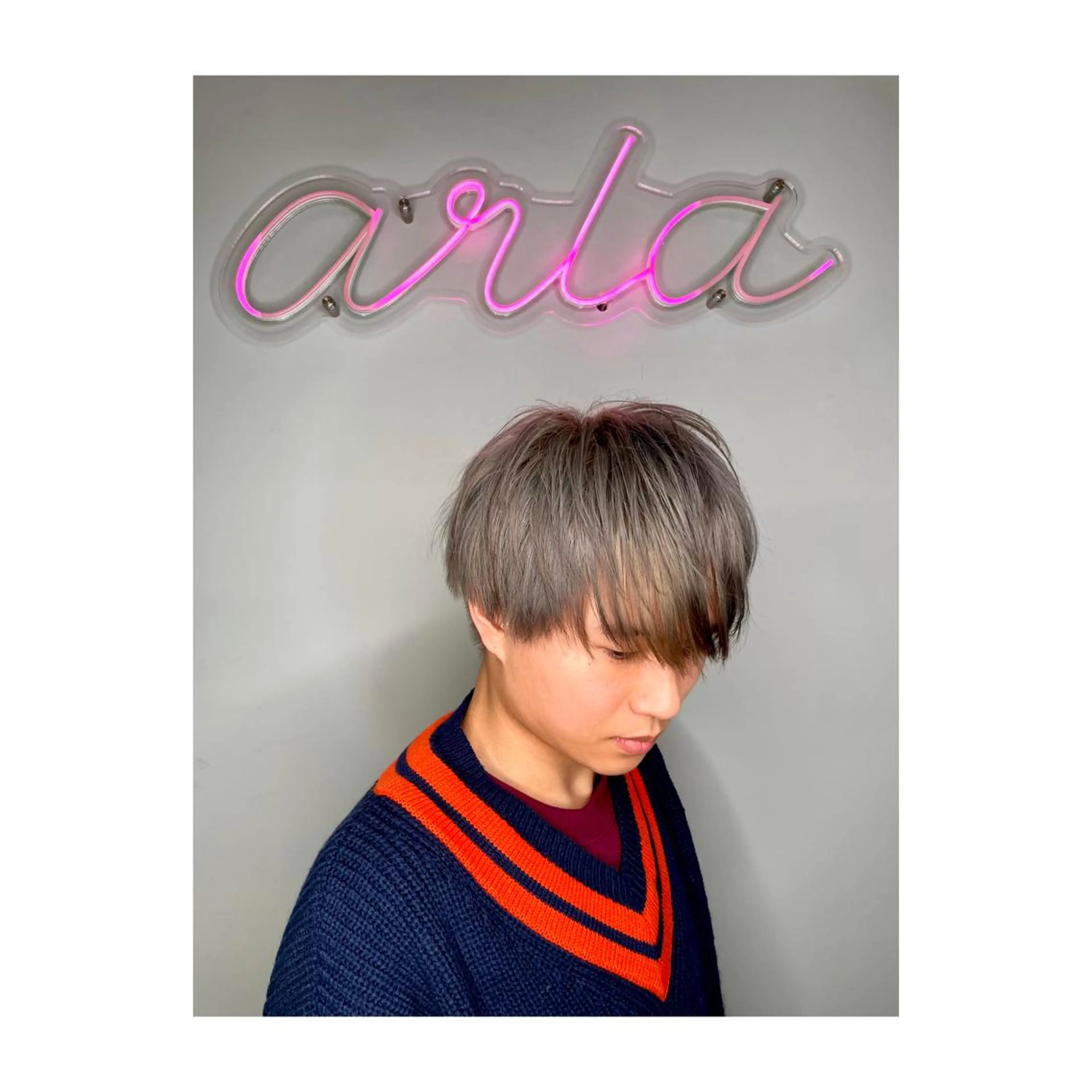 ミディアム アッシュ ハイライト レイヤーカット 二ヶ月綺麗なデザイン カット/星野六三四のヘアスタイル