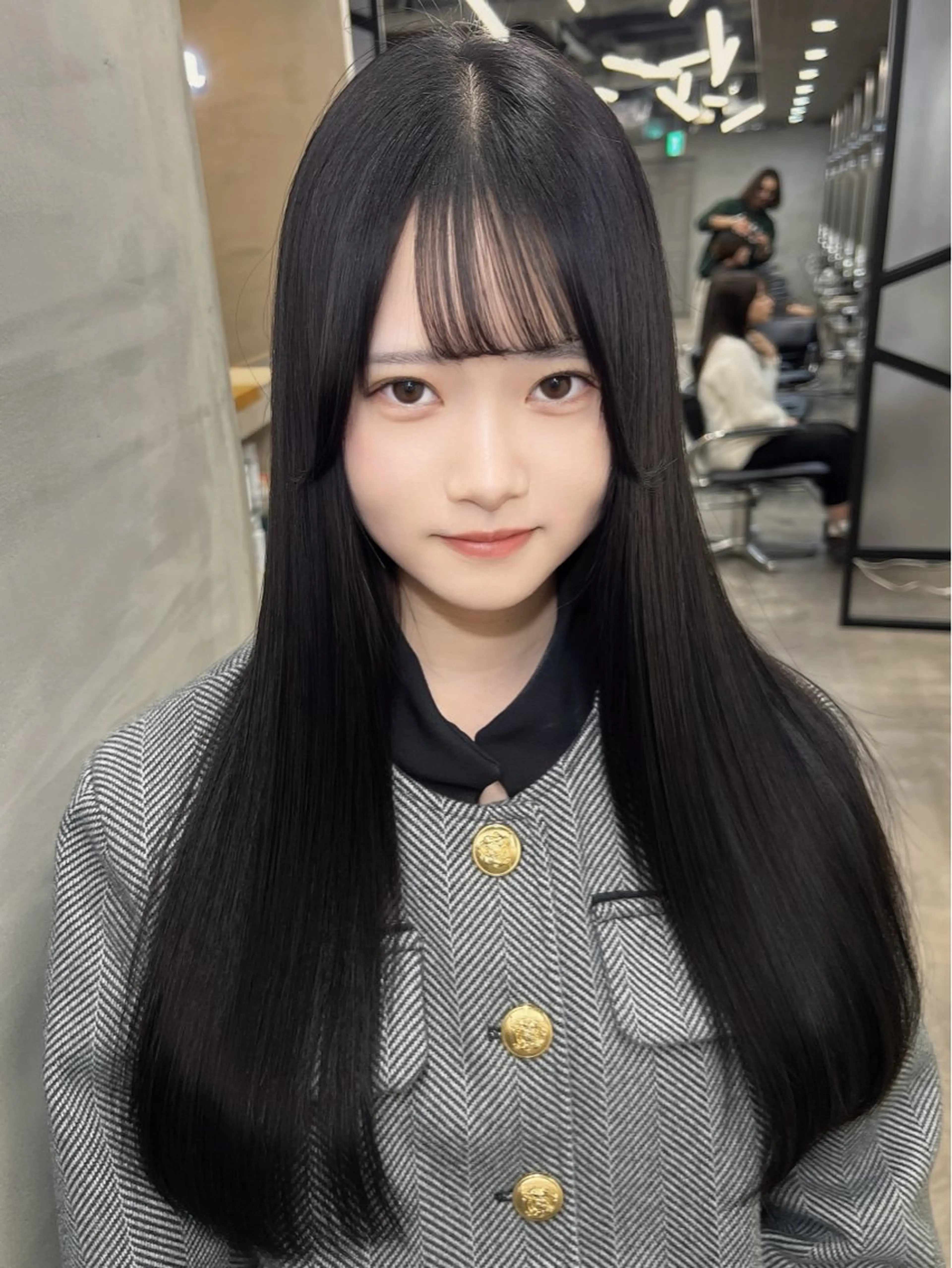 ロング カラー 黒髪 透明感カラー 韓国風ヘア ロング カット ヘアカラー トリートメント 前髪/顔まわりカット 艶髪/髪質改善/縮毛のヘアスタイル