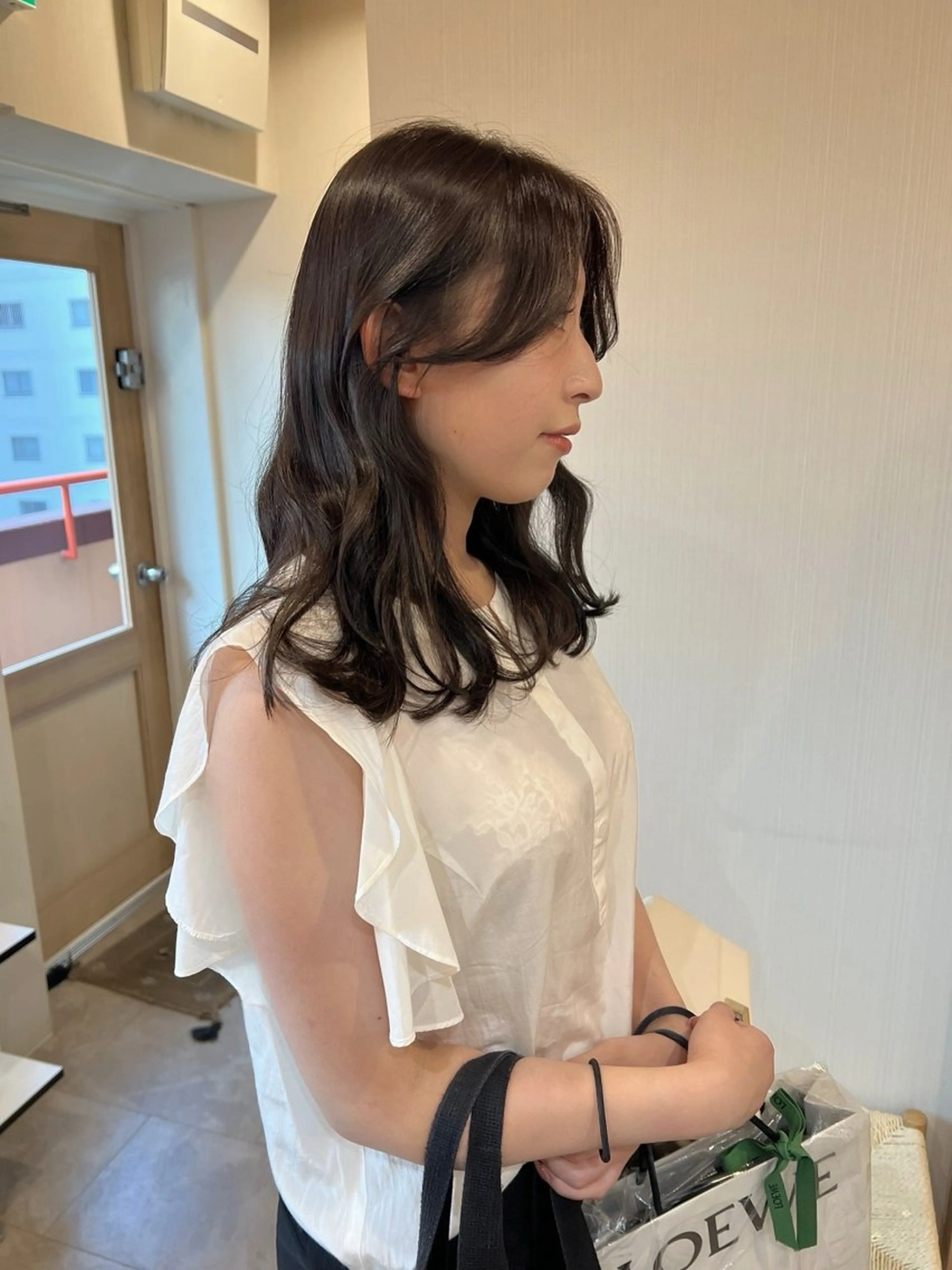 ミディアム カラー ダークグレー ダークグレージュ グレージュ カット ヘアカラー トリートメント トレンドと似合わせ/ マンツーマン/西上楓のヘアスタイル