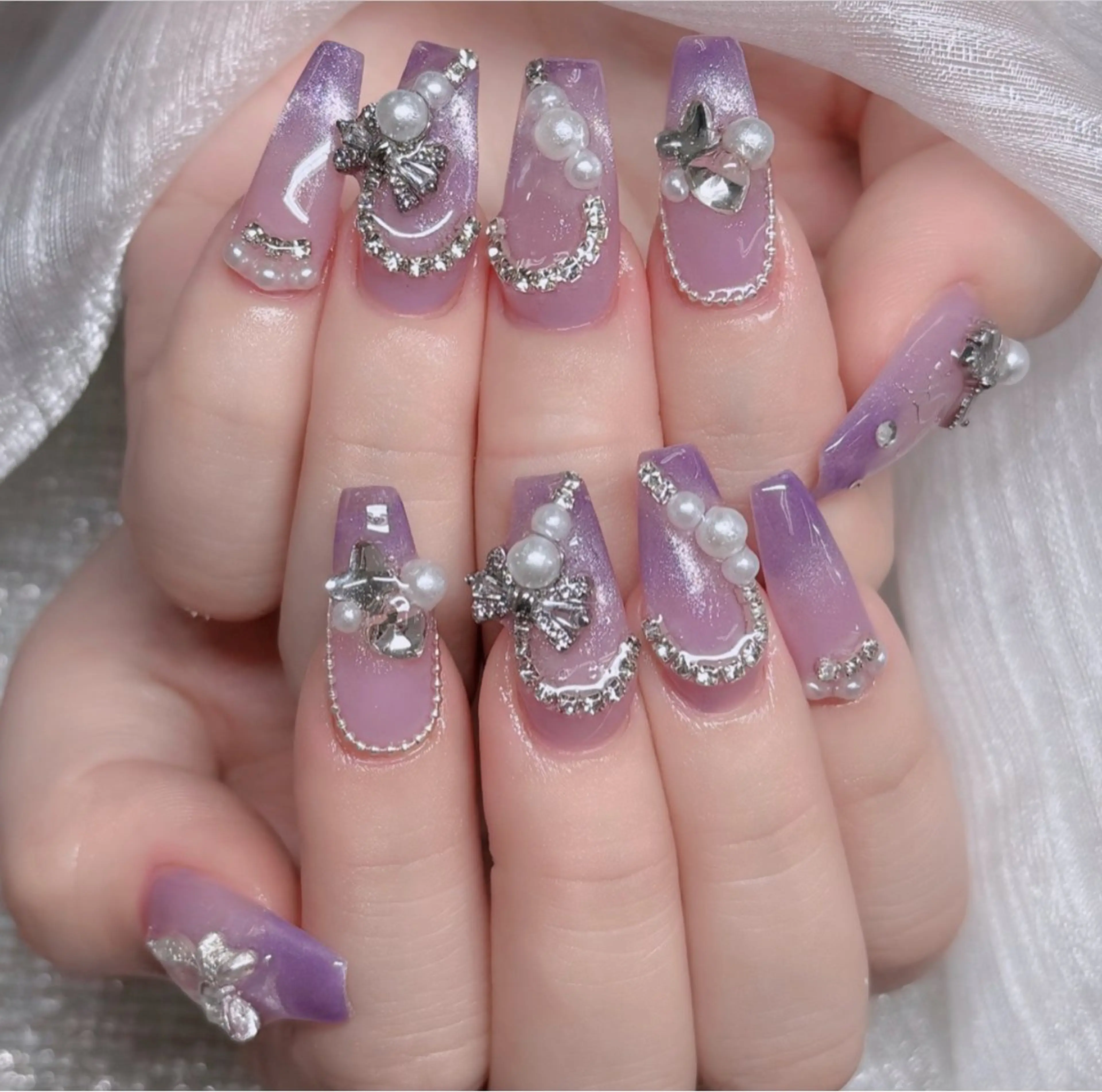 ネイル フレンチネイル ジェルネイル ガラスフレンチ ハロウィン ハート ハンドネイル H.baby Nail Salonのネイルデザイン