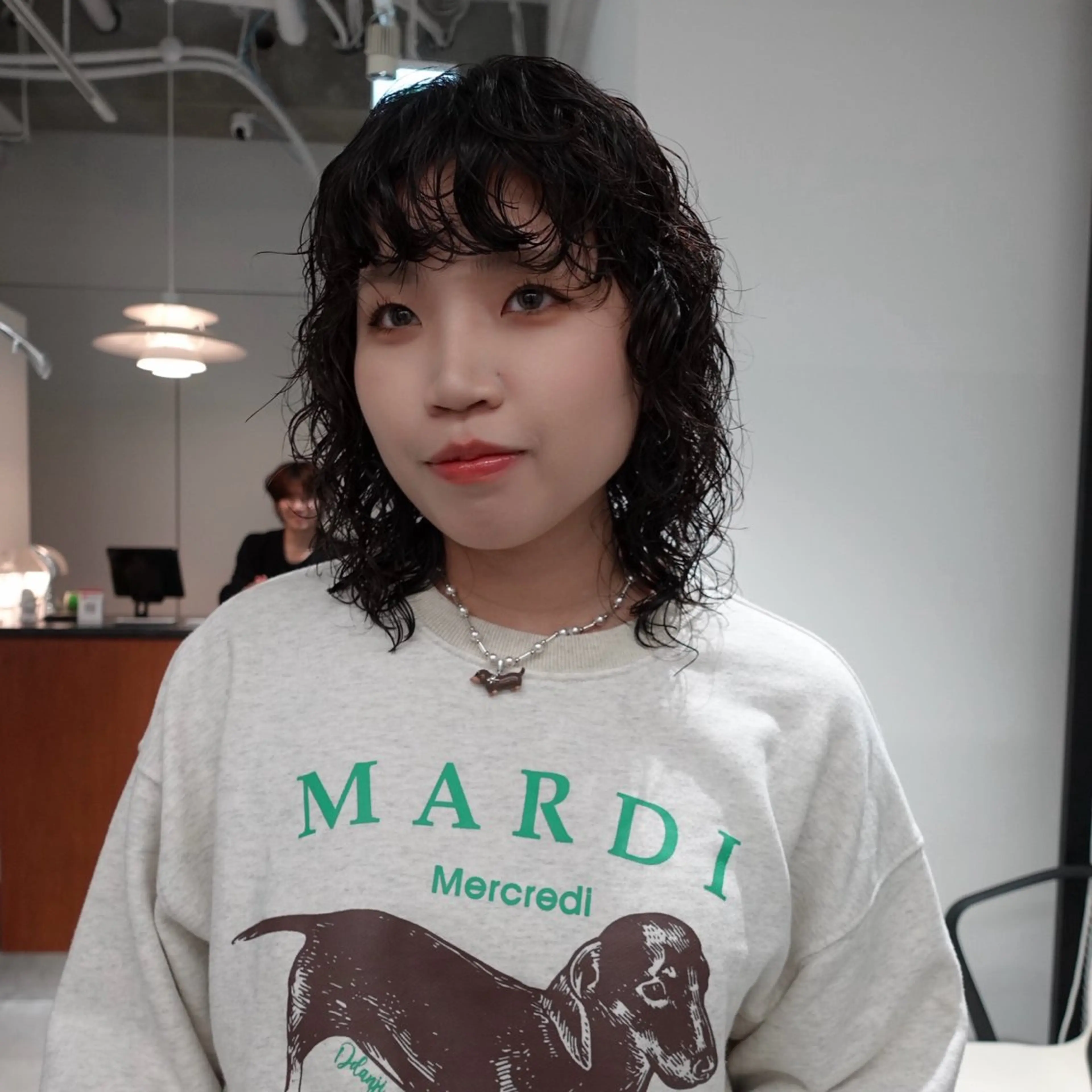 ミディアム カラー パーマ ヘアアレンジ ミディアムパーマ ウルフカット カット ヘアカラー パーマ 🌐サトウ リョウ🌐のヘアスタイル