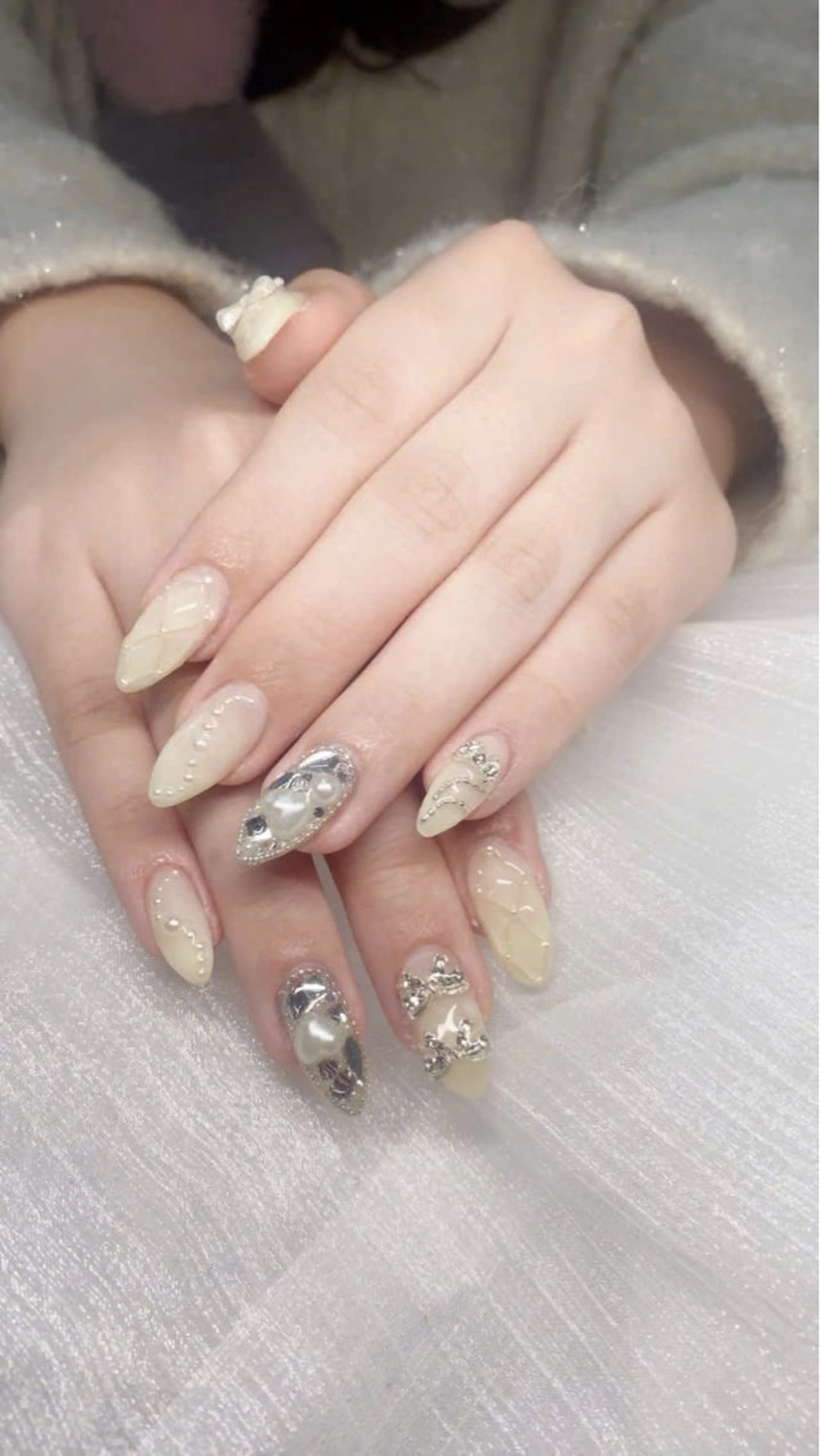 ネイル フレンチネイル グラデーション キラキラネイル 韓国ネイル マグネットネイル ハンドネイル ハンドケア Hara Nail 【持ち込みOK】のネイルデザイン