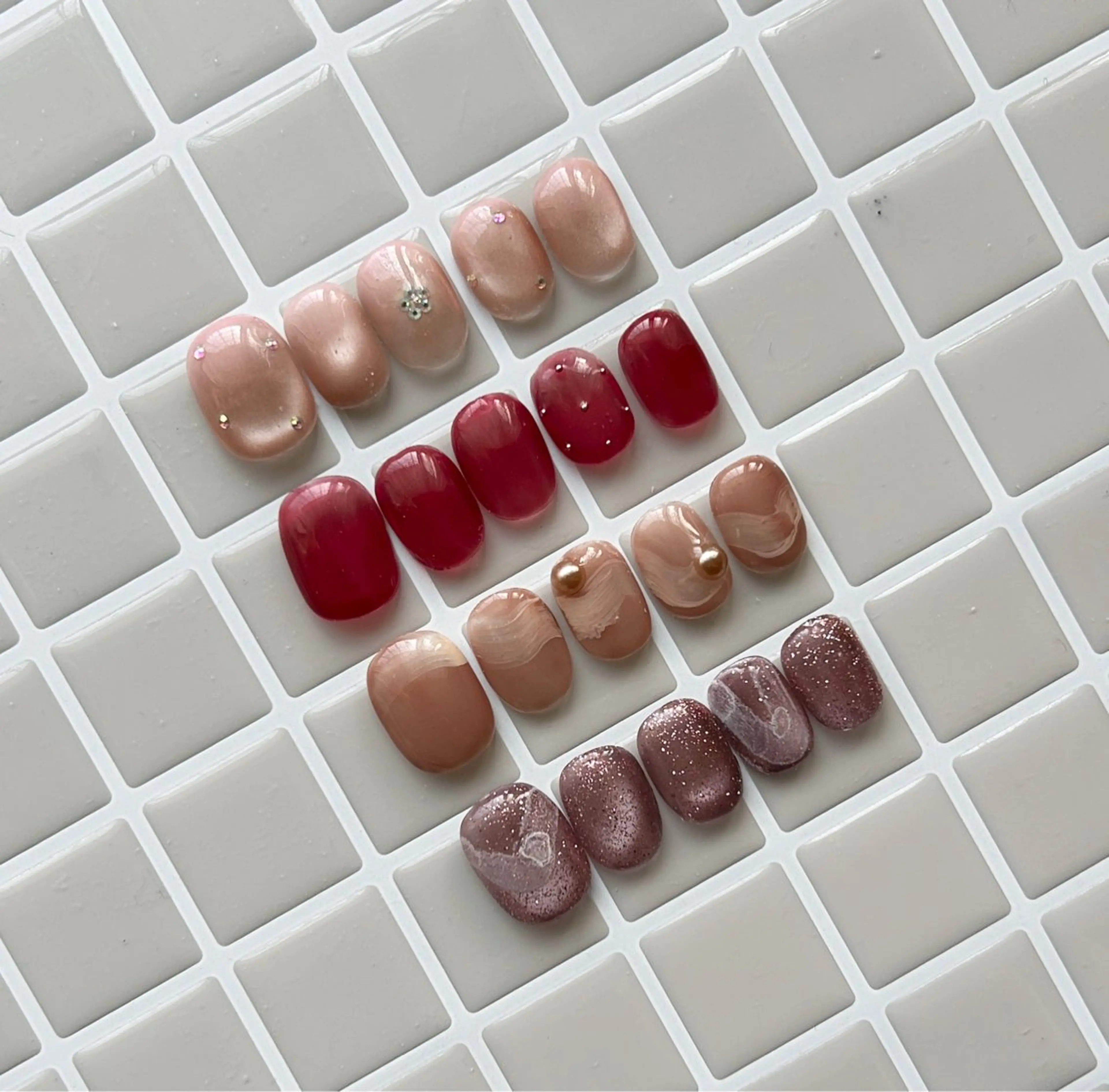 ネイル キラキラネイル マグネットネイル 春ネイル フリーランス¨̮⃝ ネイリストOKADAのネイルデザイン