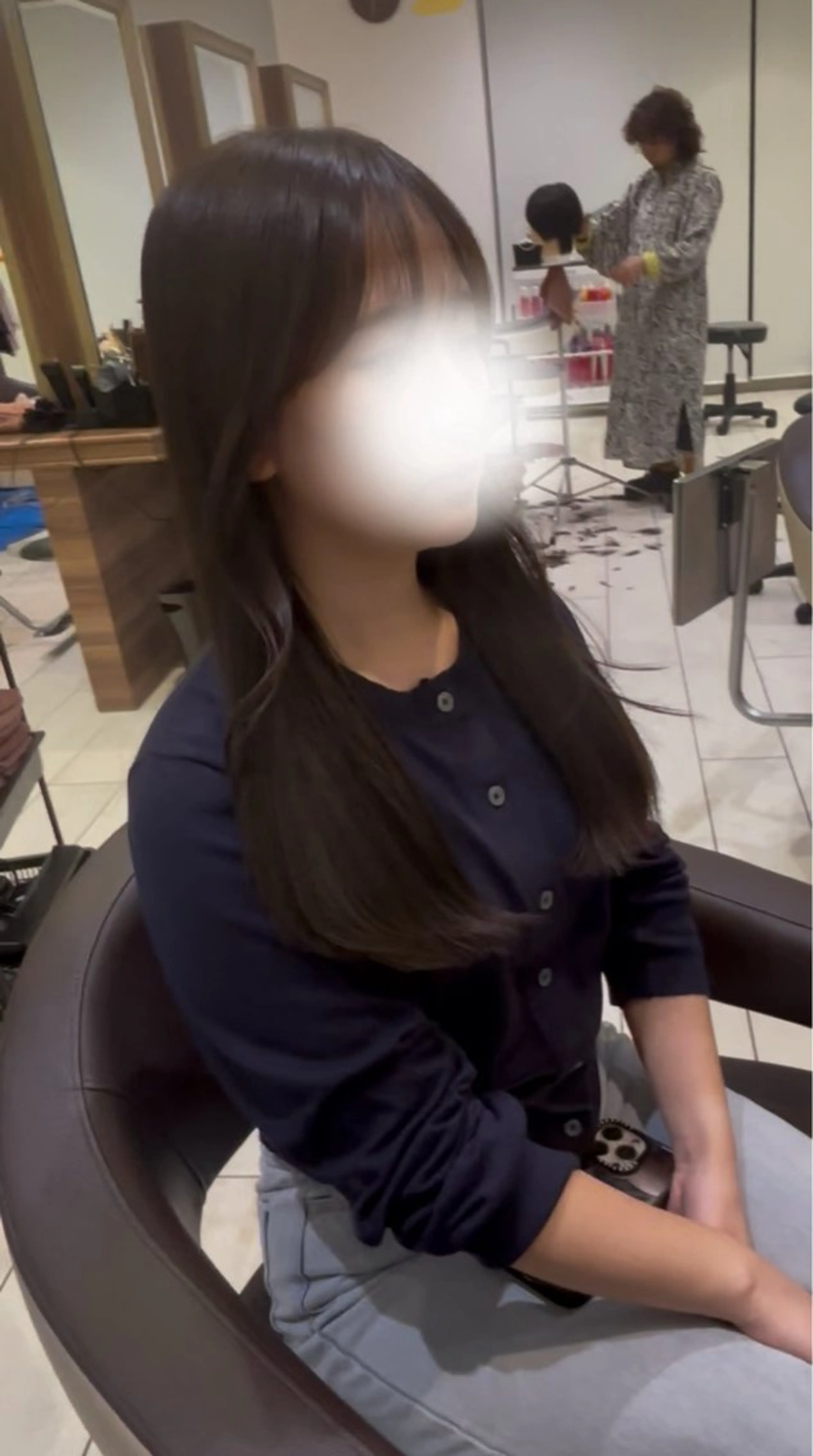 ロング カラー 韓国風ヘア 根本 弥英のヘアスタイル