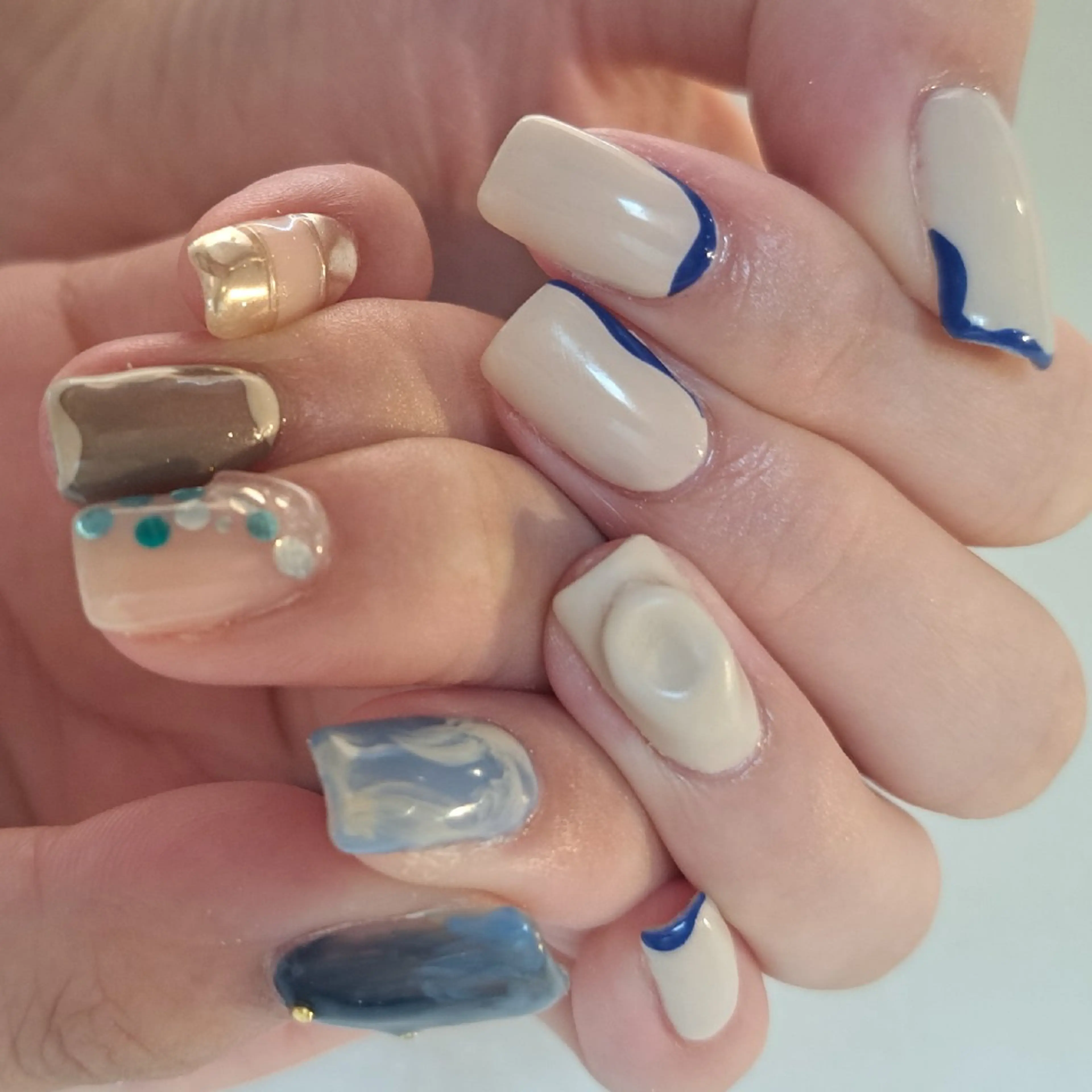 ネイル アートネイル ジェルネイル マグネットネイル ミラーネイル 持ち込み ハンドネイル Nail mood デザイン持ち込みokのネイルデザイン