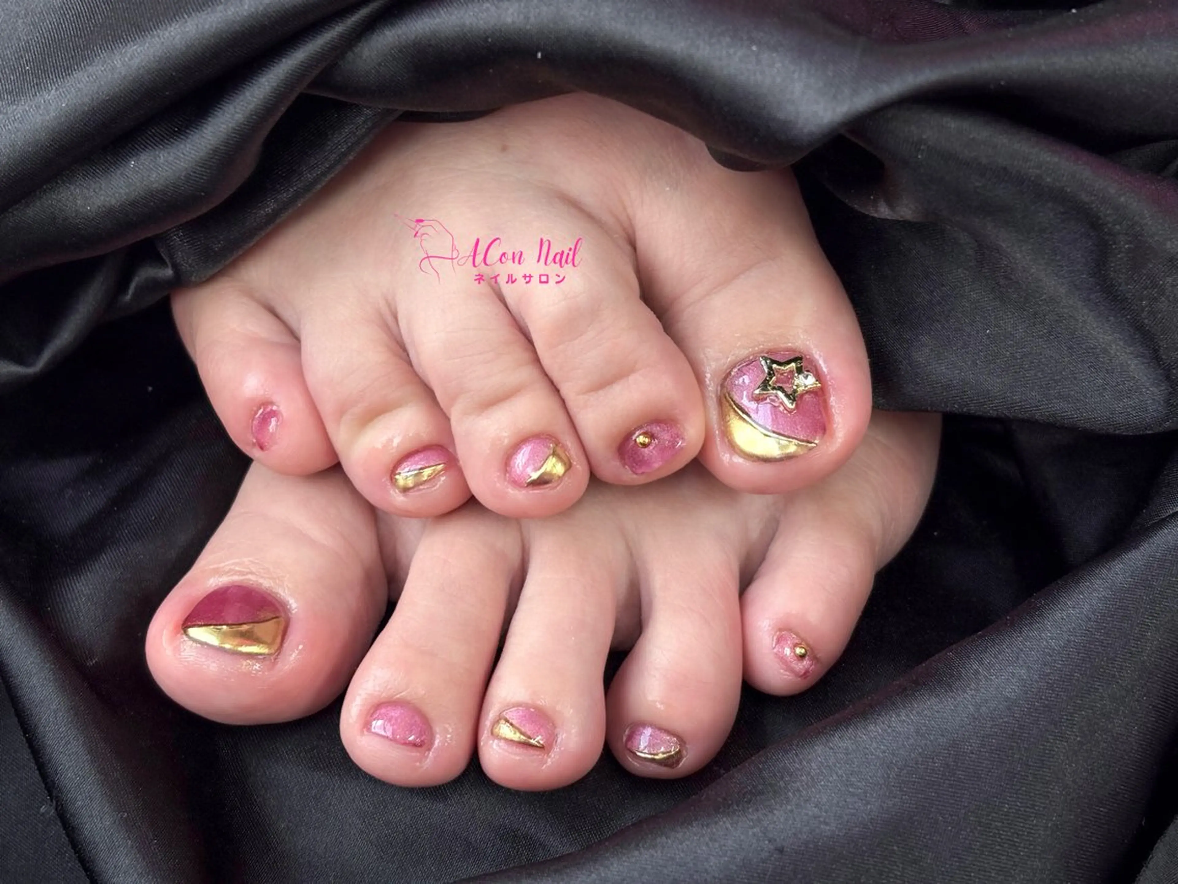 ネイル 桜ネイル 長さ出し フラワーネイル フレンチネイル ジェルネイル フットネイル AConNailSalon所属・ACon NailSalonのネイルデザイン