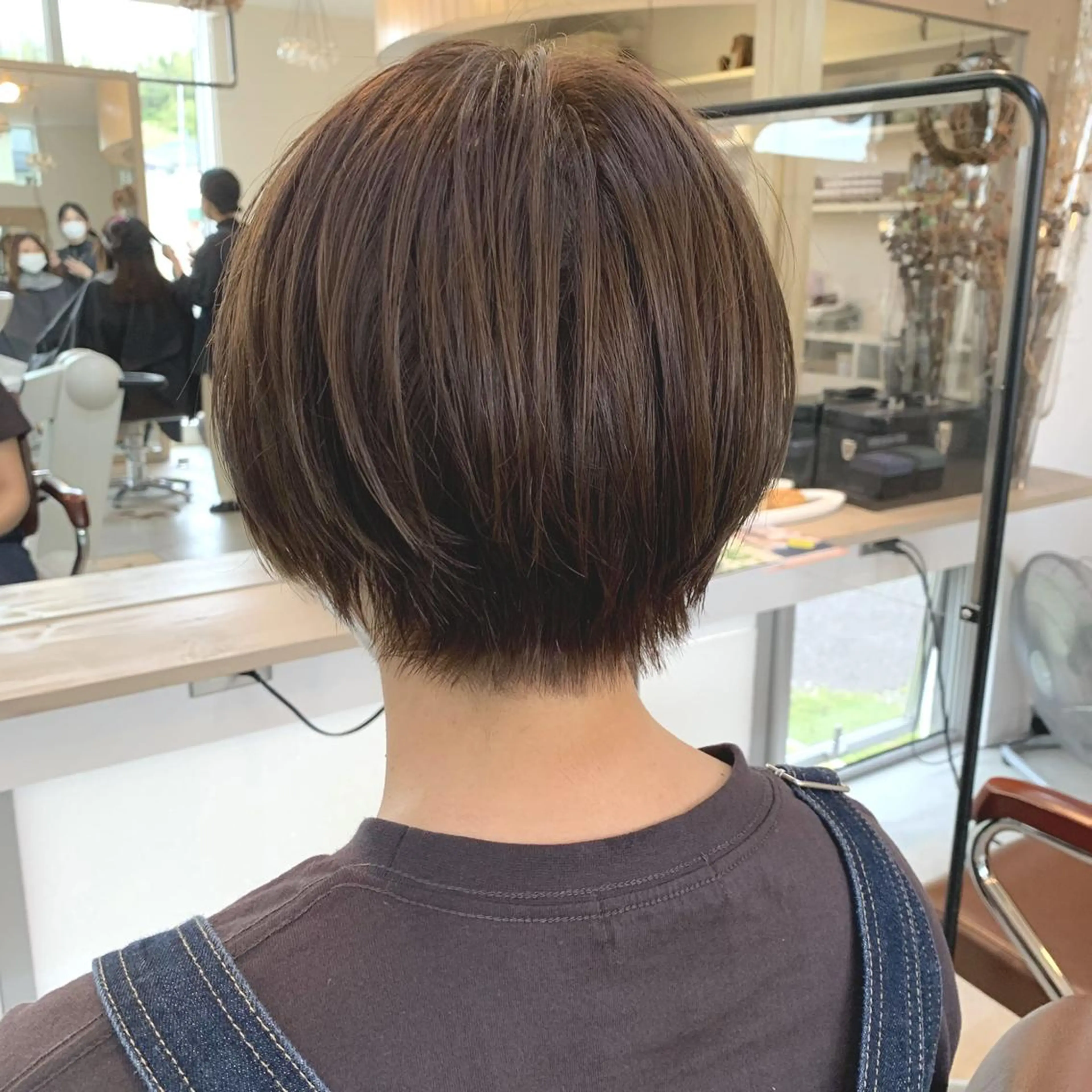 ショート カット 綿貫 美雪のヘアスタイル