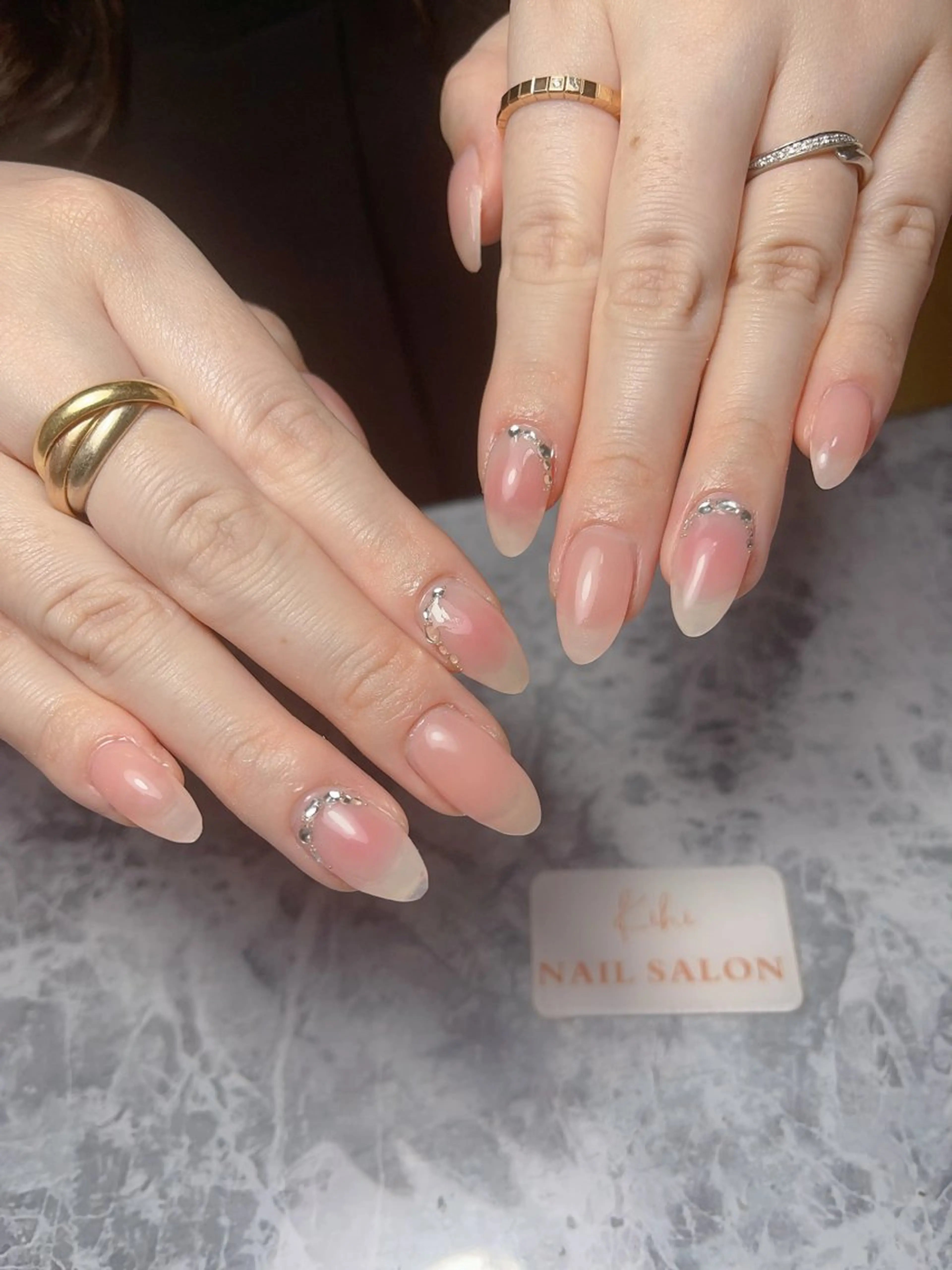 ネイル アートネイル フレンチネイル ジェルネイル グラデーション 韓国ネイル ハンドネイル ハンドケア さくら💮💮 【オフ無料】のネイルデザイン