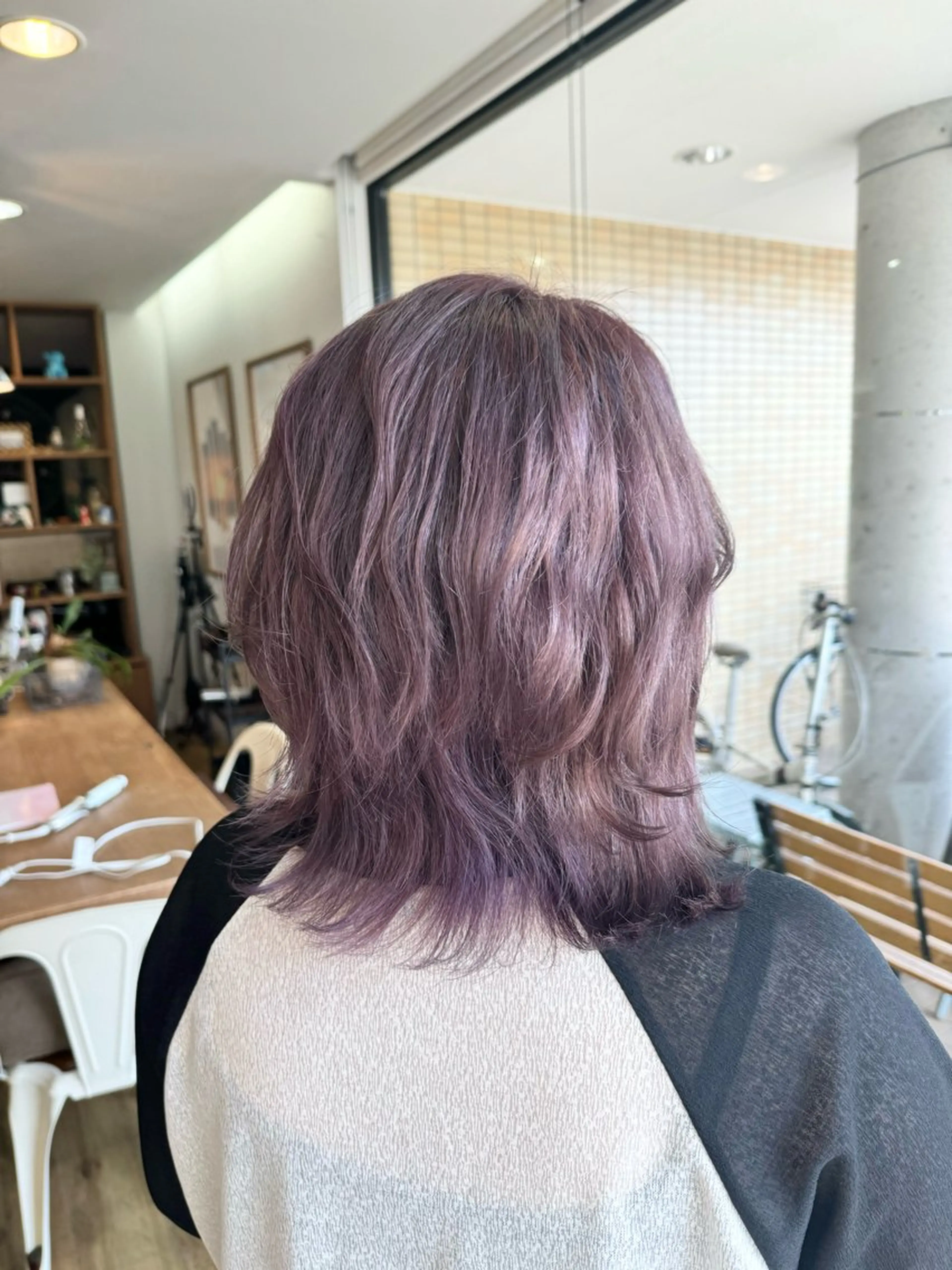ミディアム カラー バイオレットカラー ヘアカラー トリートメント ツキダテ ユイのヘアスタイル