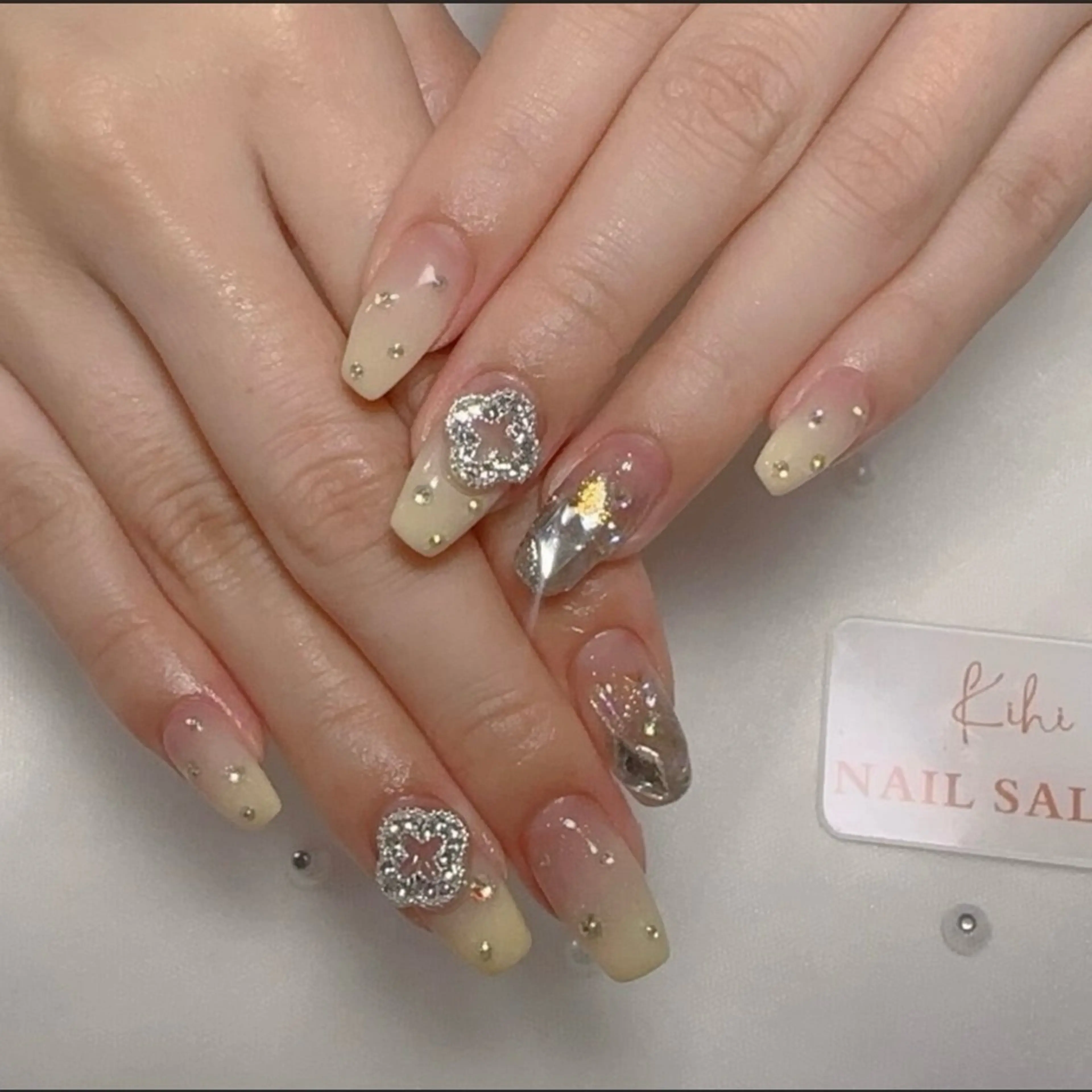 ネイル アートネイル フレンチネイル ジェルネイル グラデーション 韓国ネイル ハンドネイル ハンドケア さくら💮💮 【オフ無料】のネイルデザイン