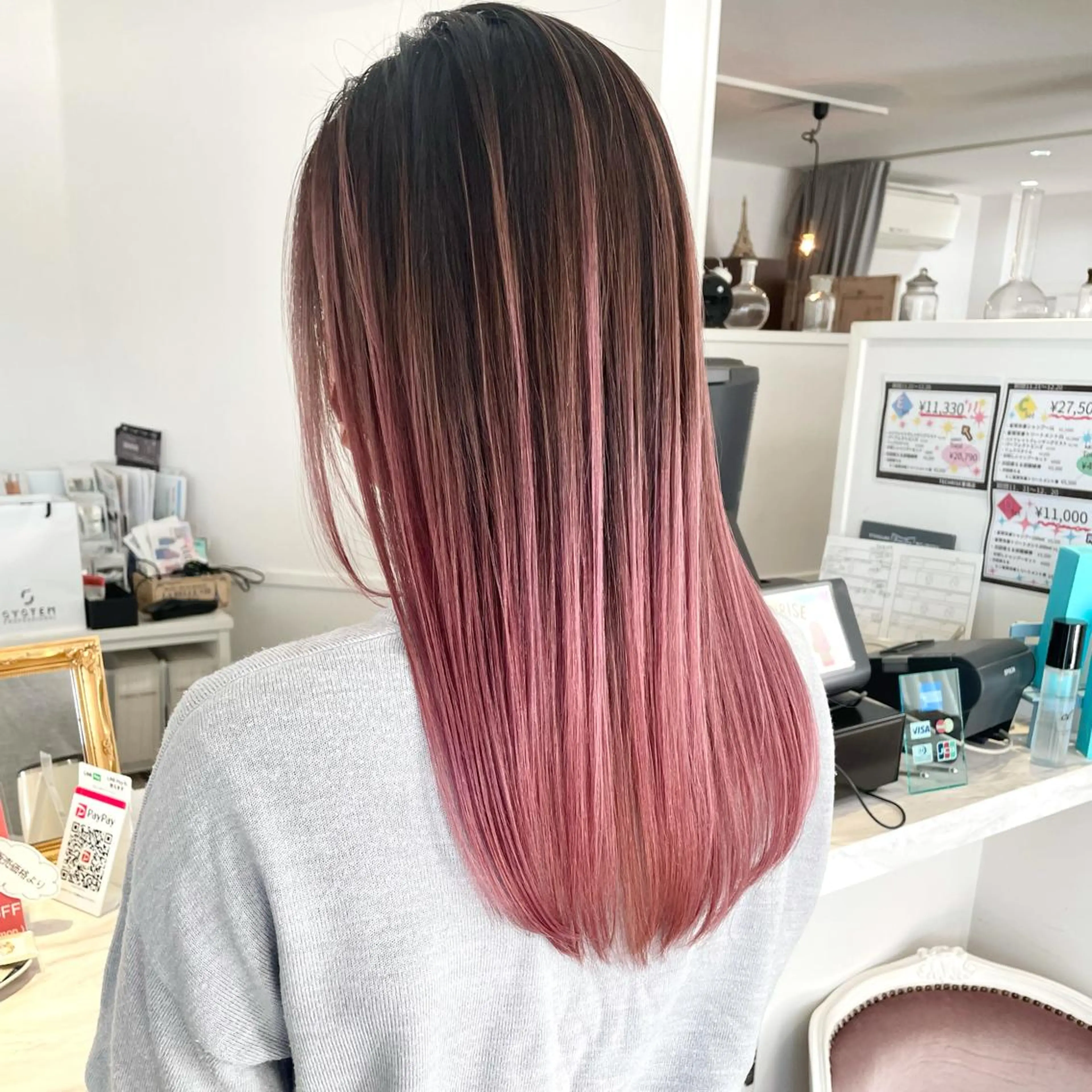 ロング レイヤーカット ヘアカラー トリートメント Lit.豊橋 夏目のヘアスタイル