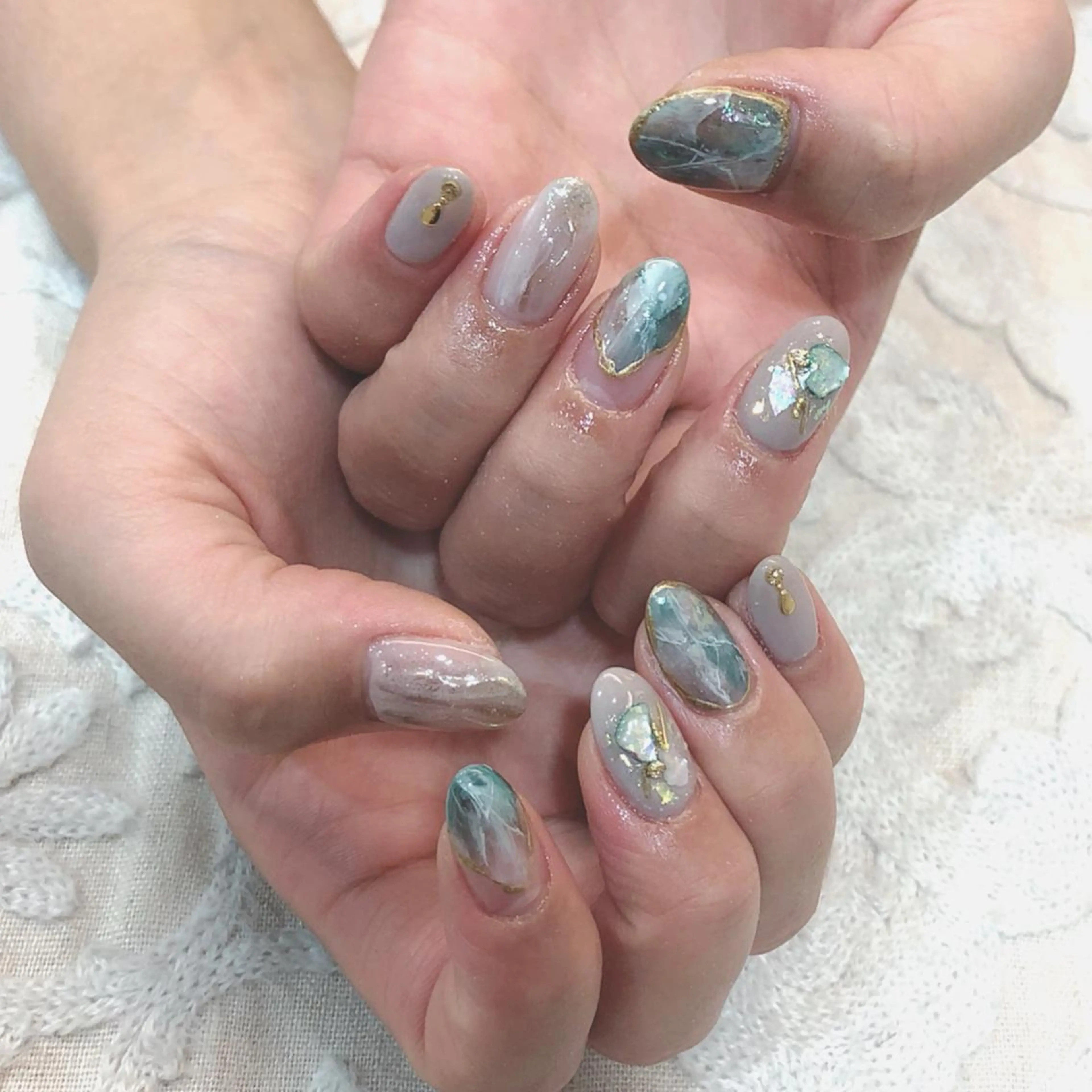 ネイル グリーン 中牟田 彩水のネイルデザイン