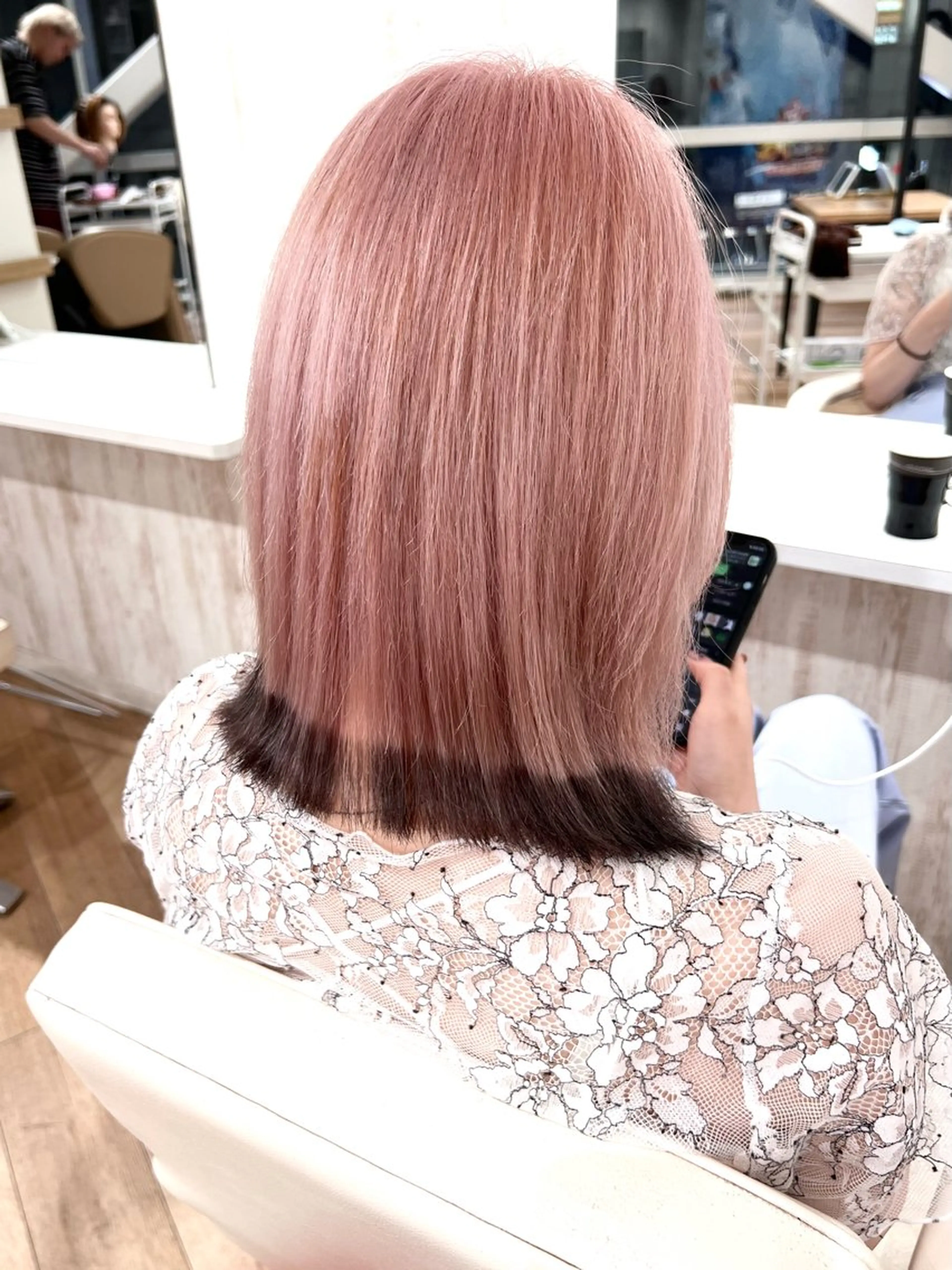 セミロング カラー バレイヤージュ ベージュカラー ブリーチ ケアブリーチ ダブルカラー 前髪/顔まわりカット 艶髪/髪質改善/縮毛のヘアスタイル
