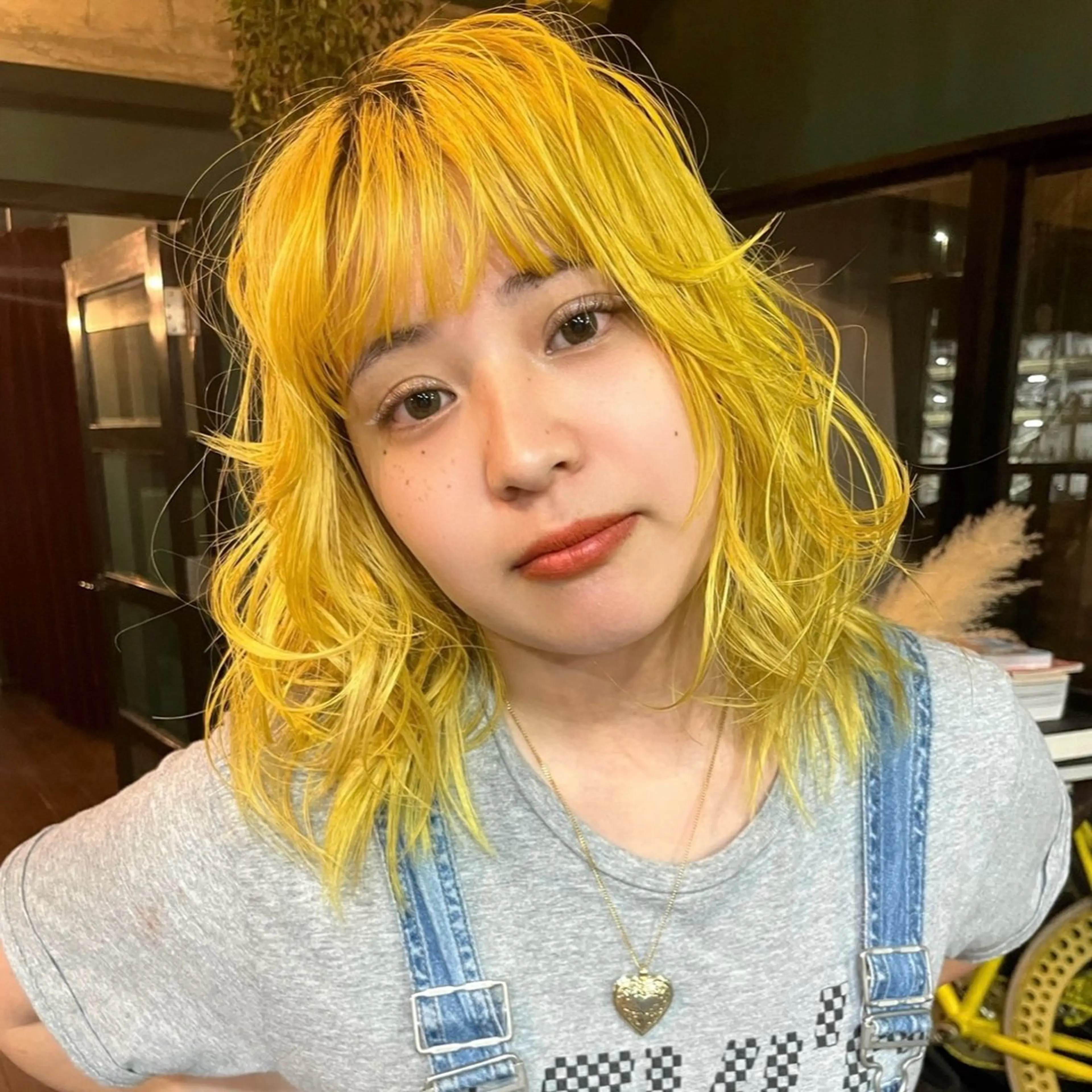 ミディアム イエローカラー ヘアカラー vivre libreのヘアスタイル