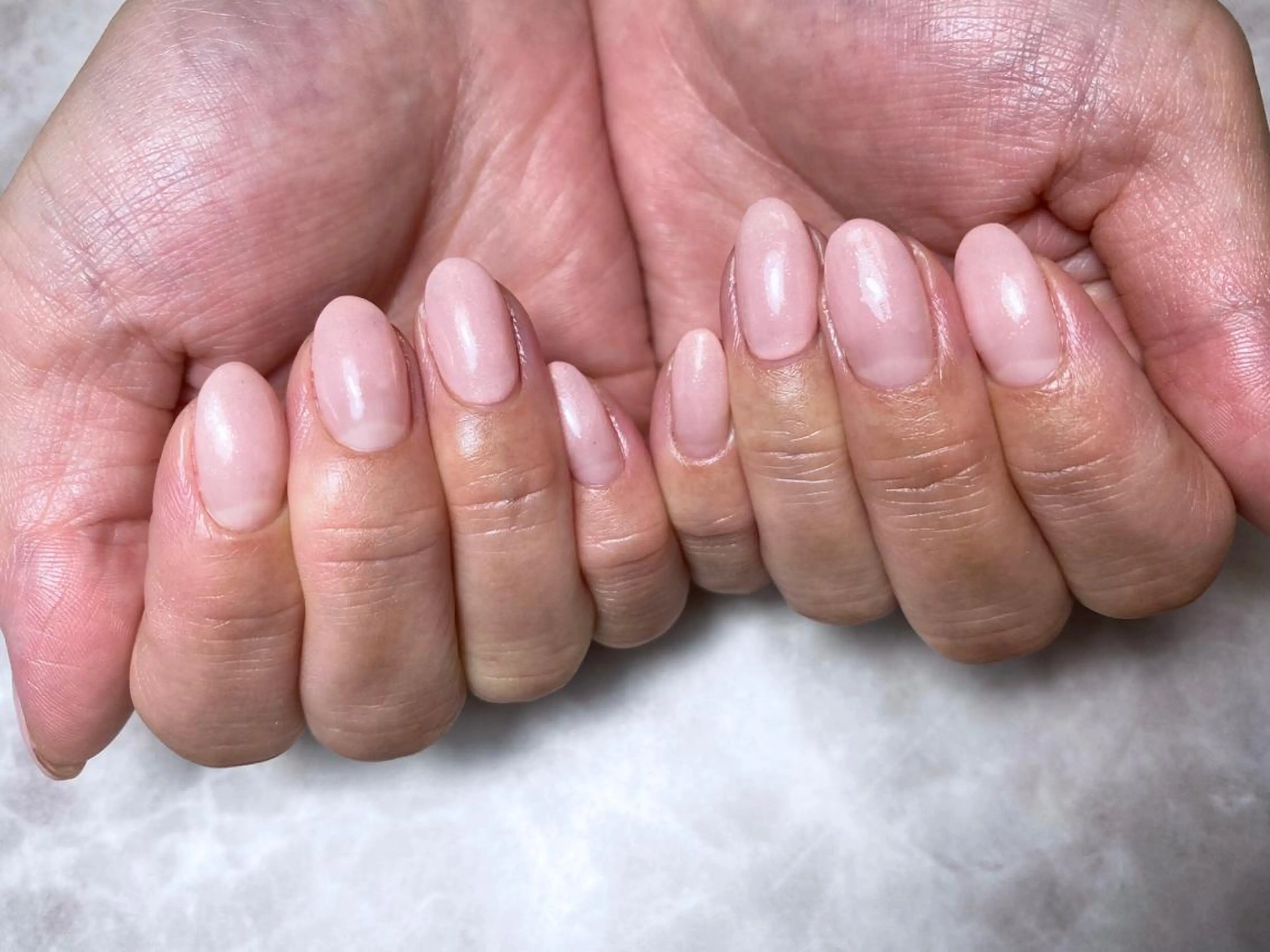 ネイル アートネイル グラデーション ワンカラーネイル シンプルネイル ハンドネイル 🌿Charme🌿 MAIのネイルデザイン