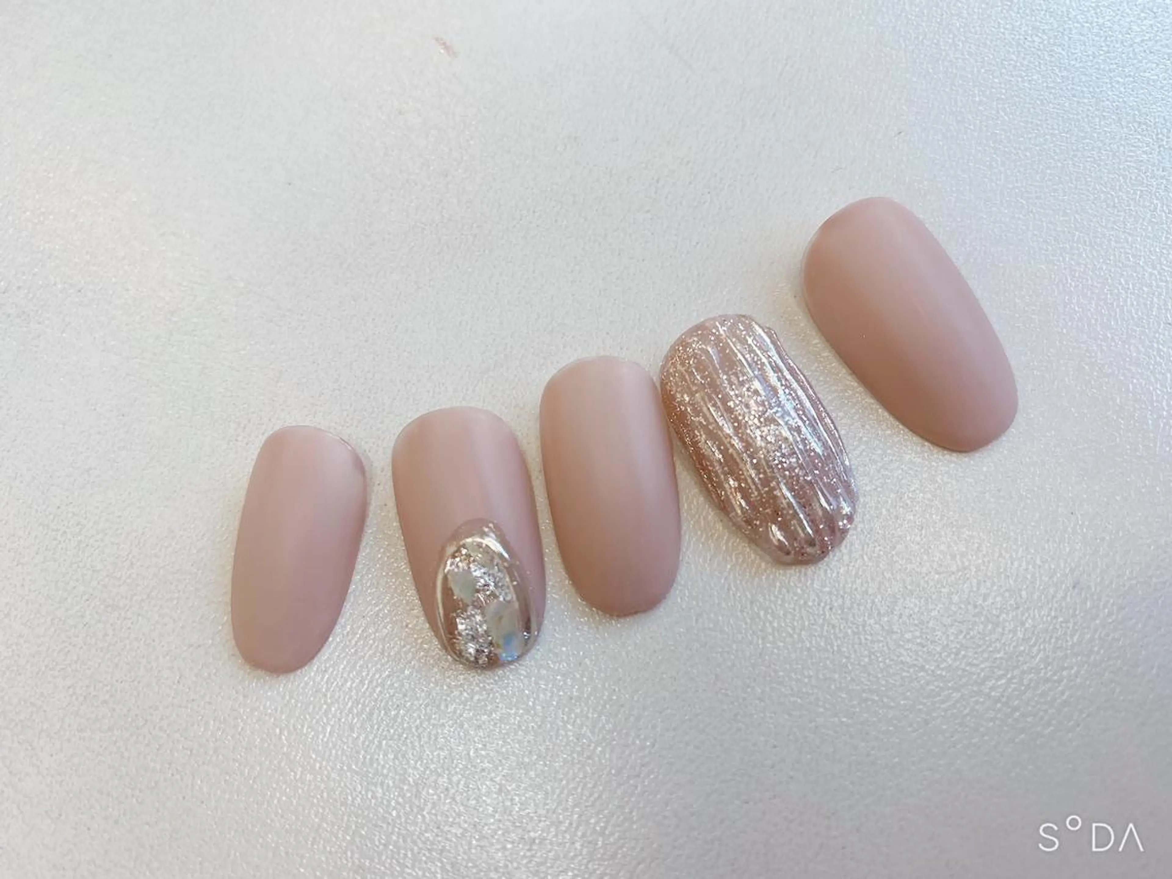 ネイル 【尾下】 ロイヤル•セラピストのネイルデザイン