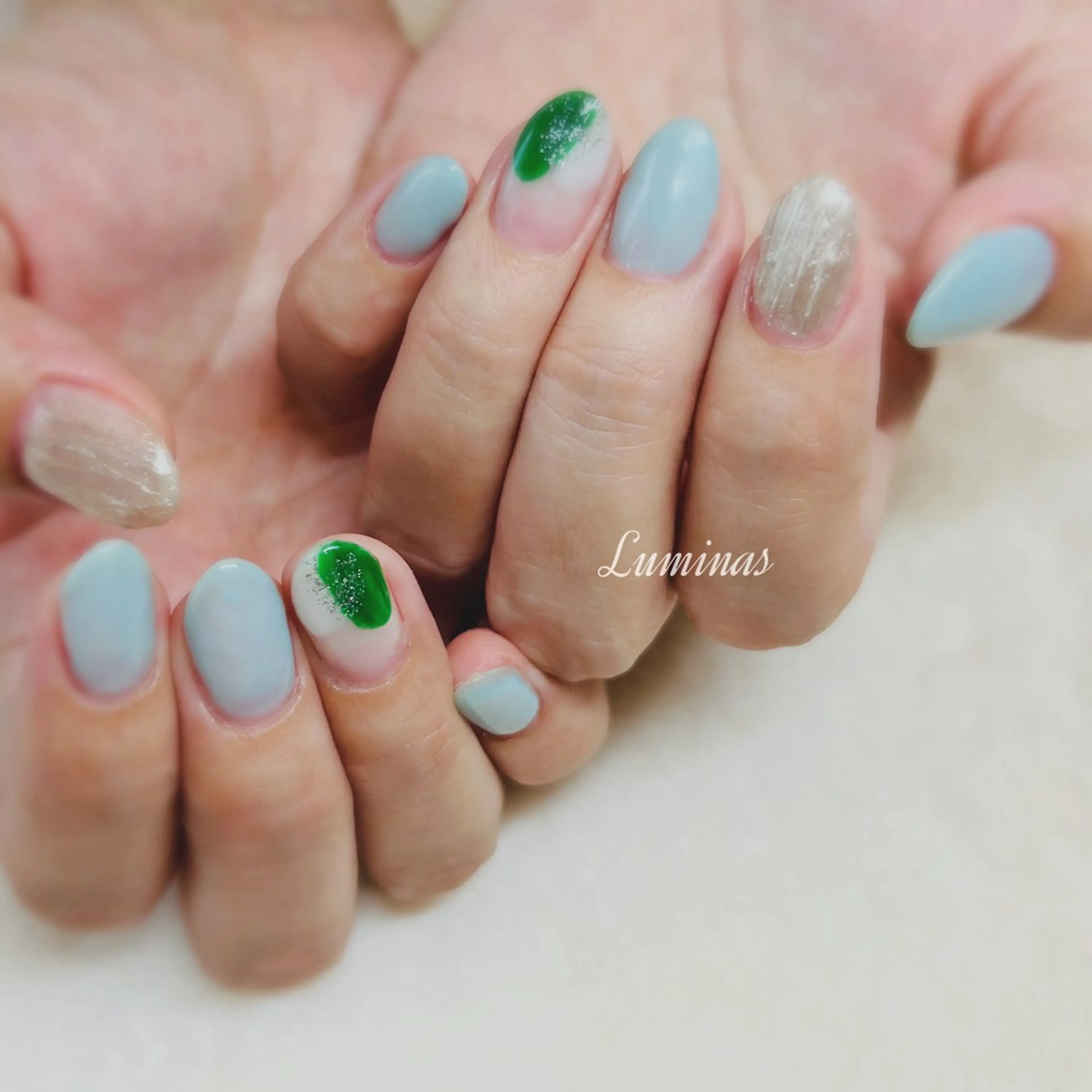 ネイル アートネイル ブルー グリーン ラメ(グリッター) ミラーネイル ハンドネイル ruffle Asukaのネイルデザイン