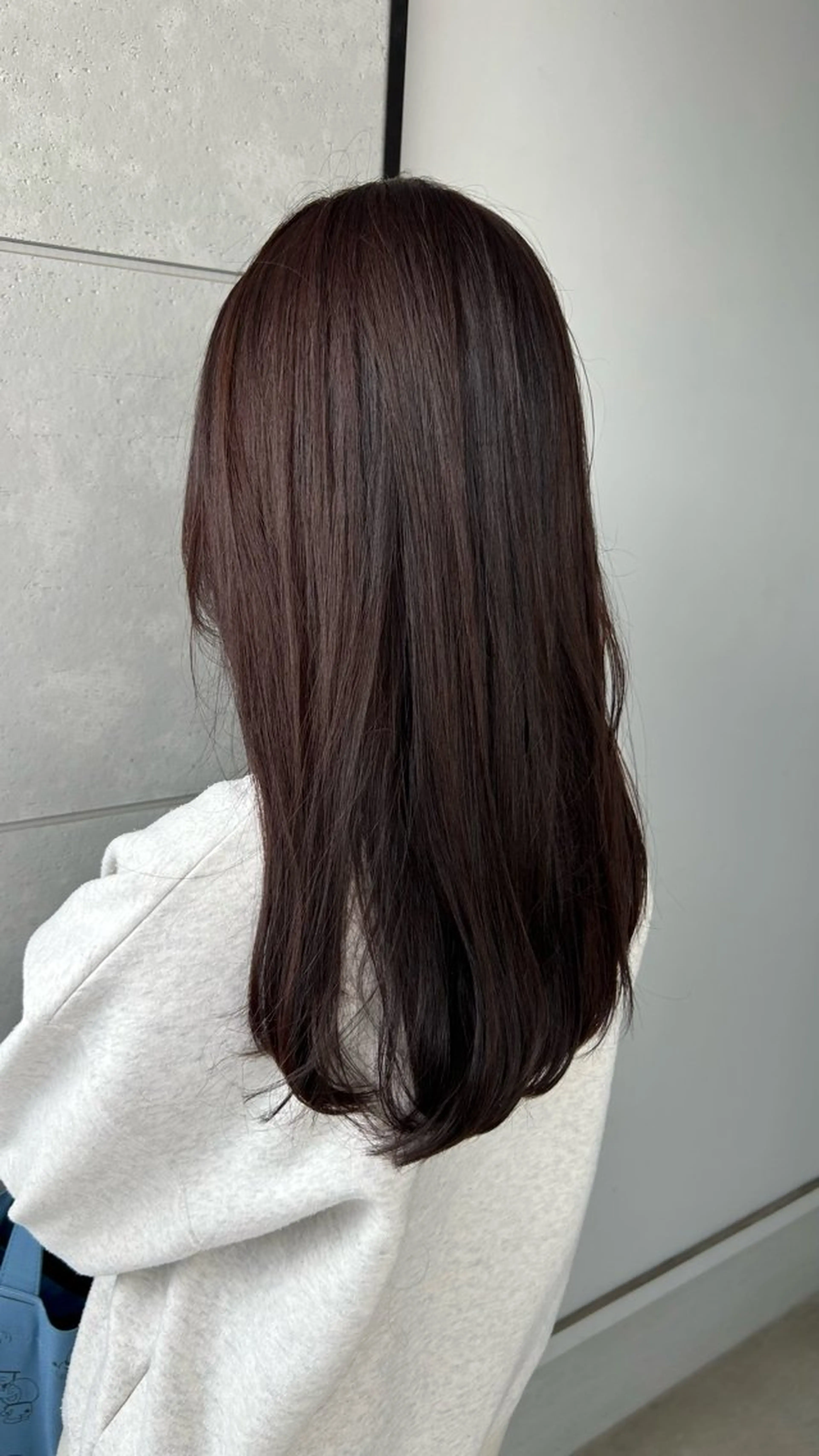 ロング バイオレットブラウン カット ヘアカラー トリートメント 盛本 彩乃のヘアスタイル