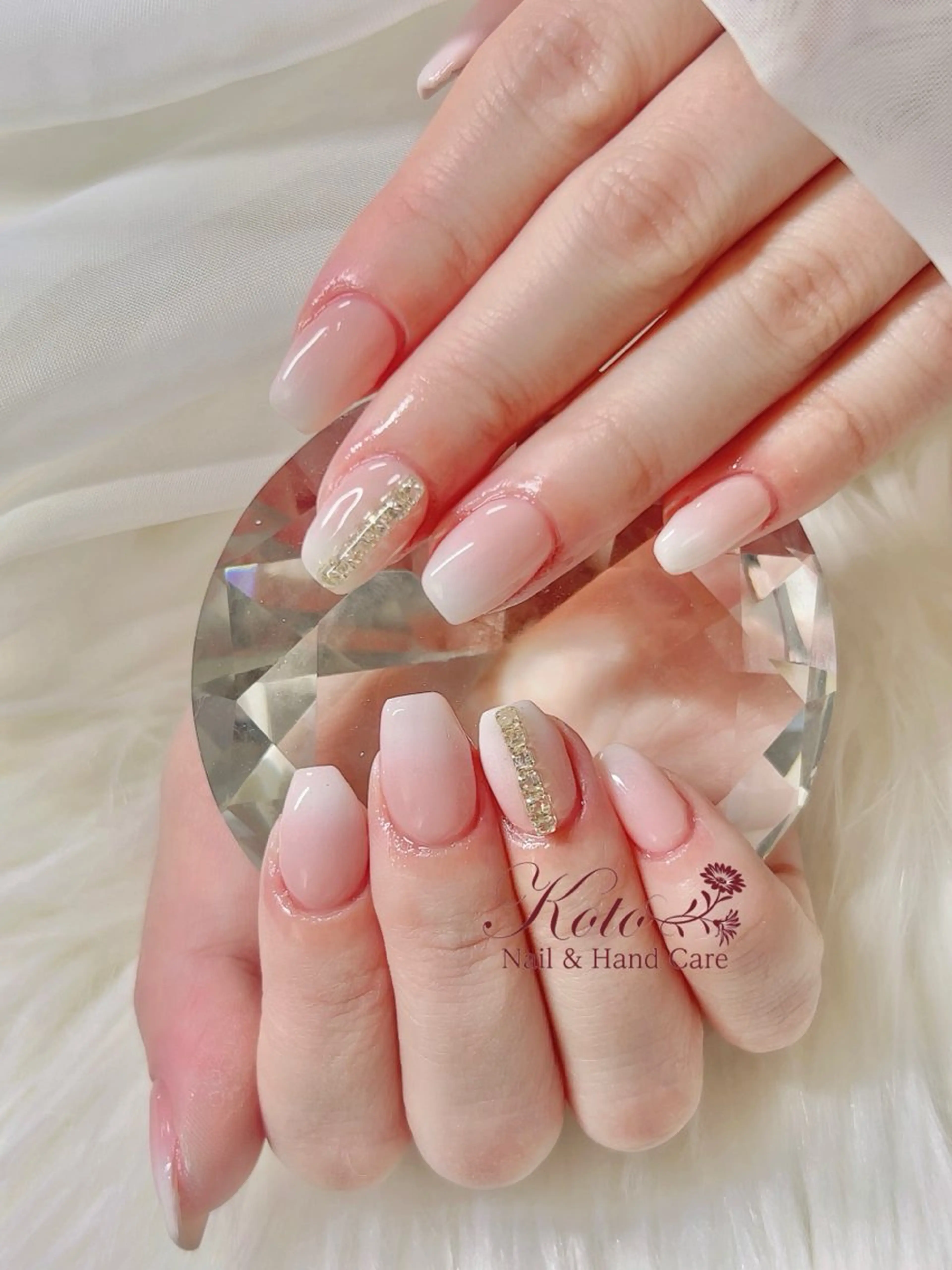 ネイル 長さ出し ジェルネイル 持ち込み ニュアンスネイル 赤色 ハンドネイル Nail Salon KOTOのネイルデザイン