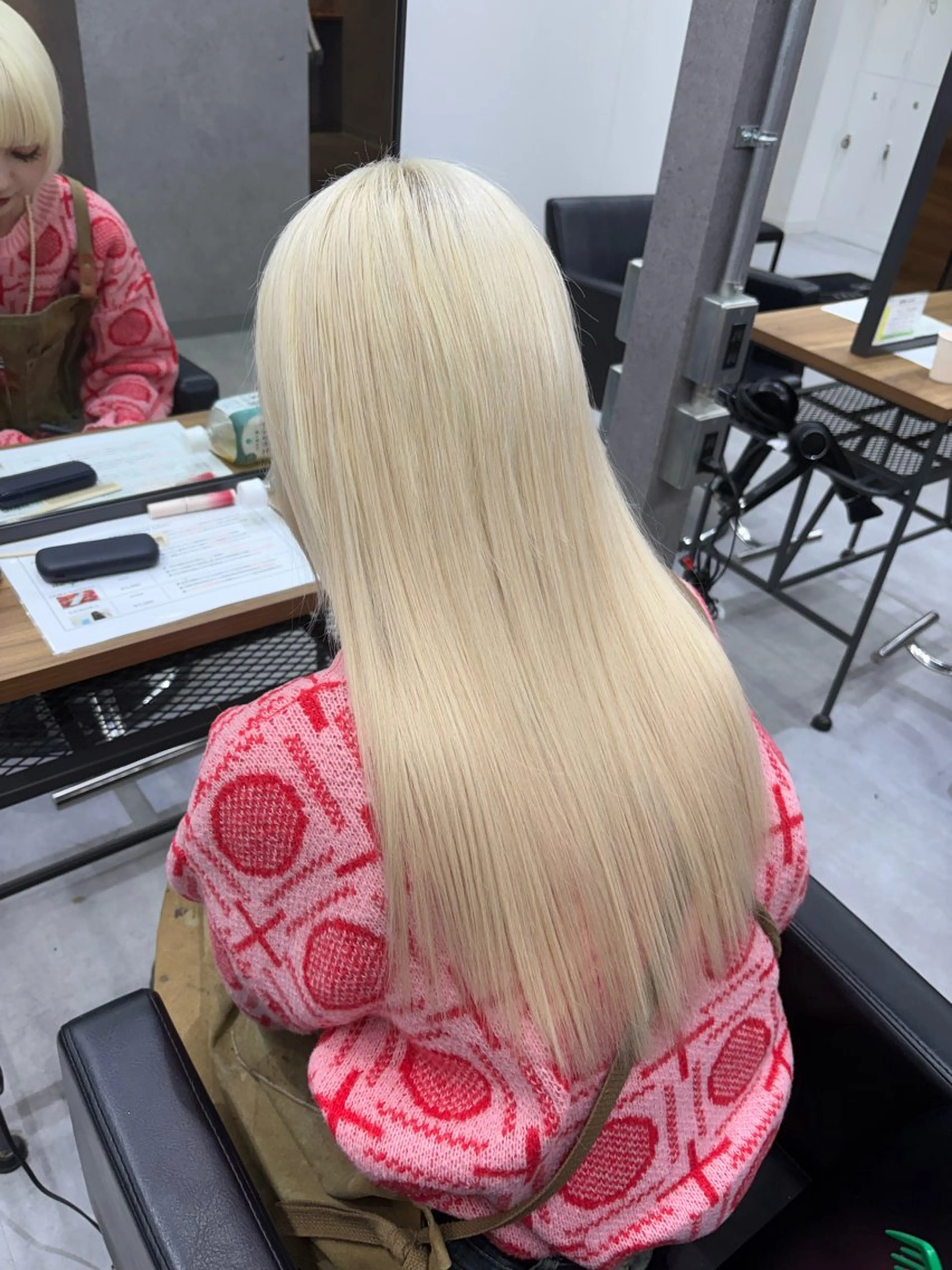 【ムラ修正/ハイトーン希望の方】ブリーチ2回＋カラー＋前処理付き🌈の写真