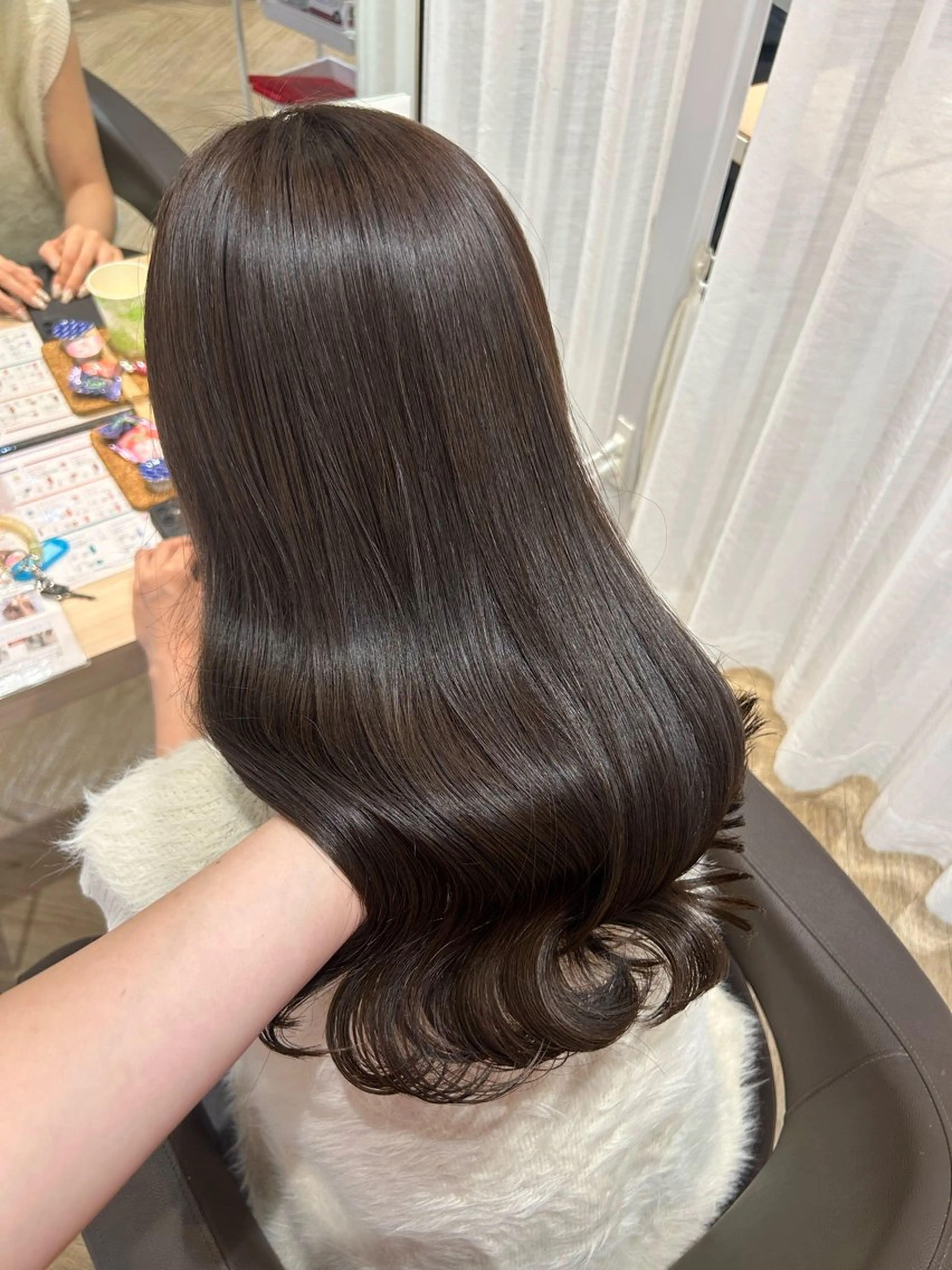 ロング カラー カット ヘアカラー トリートメント 砂野 真璃奈のヘアスタイル