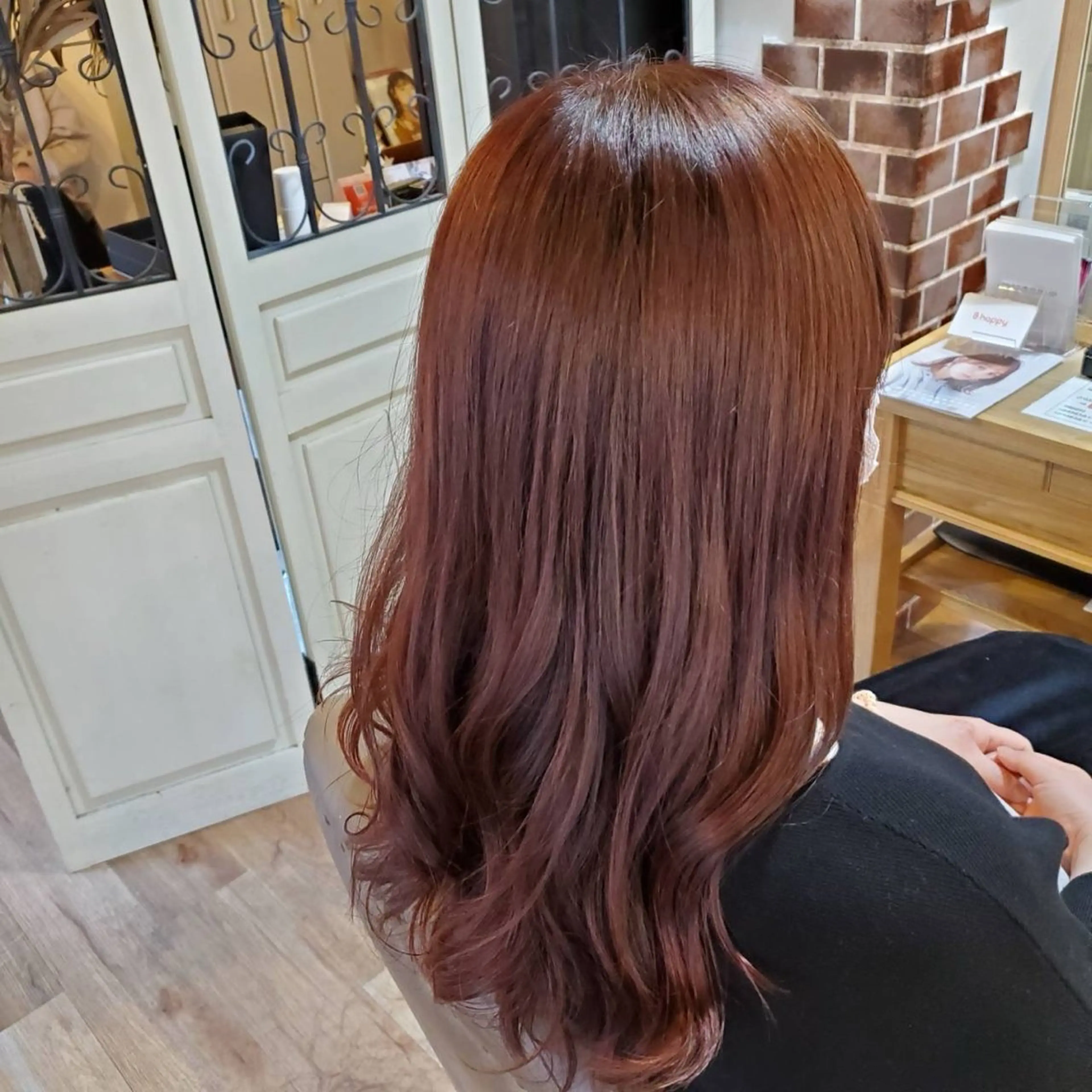 セミロング ヘアカラー ブリーチ・カットモデ ル募集中🫧高口小春のヘアスタイル