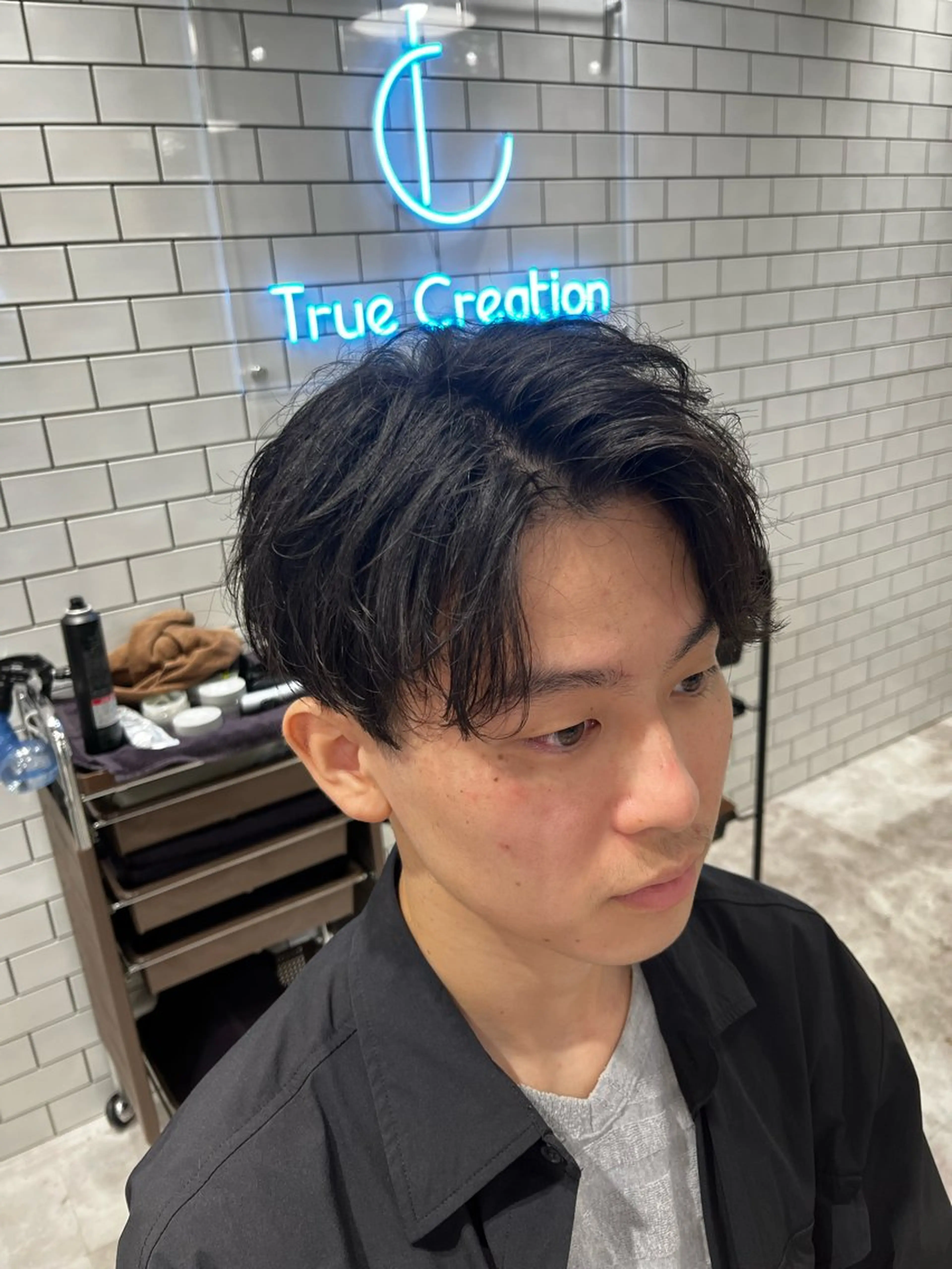 ショート メンズ センターパート ショートヘア メンズカット パーマ／稲葉のヘアスタイル