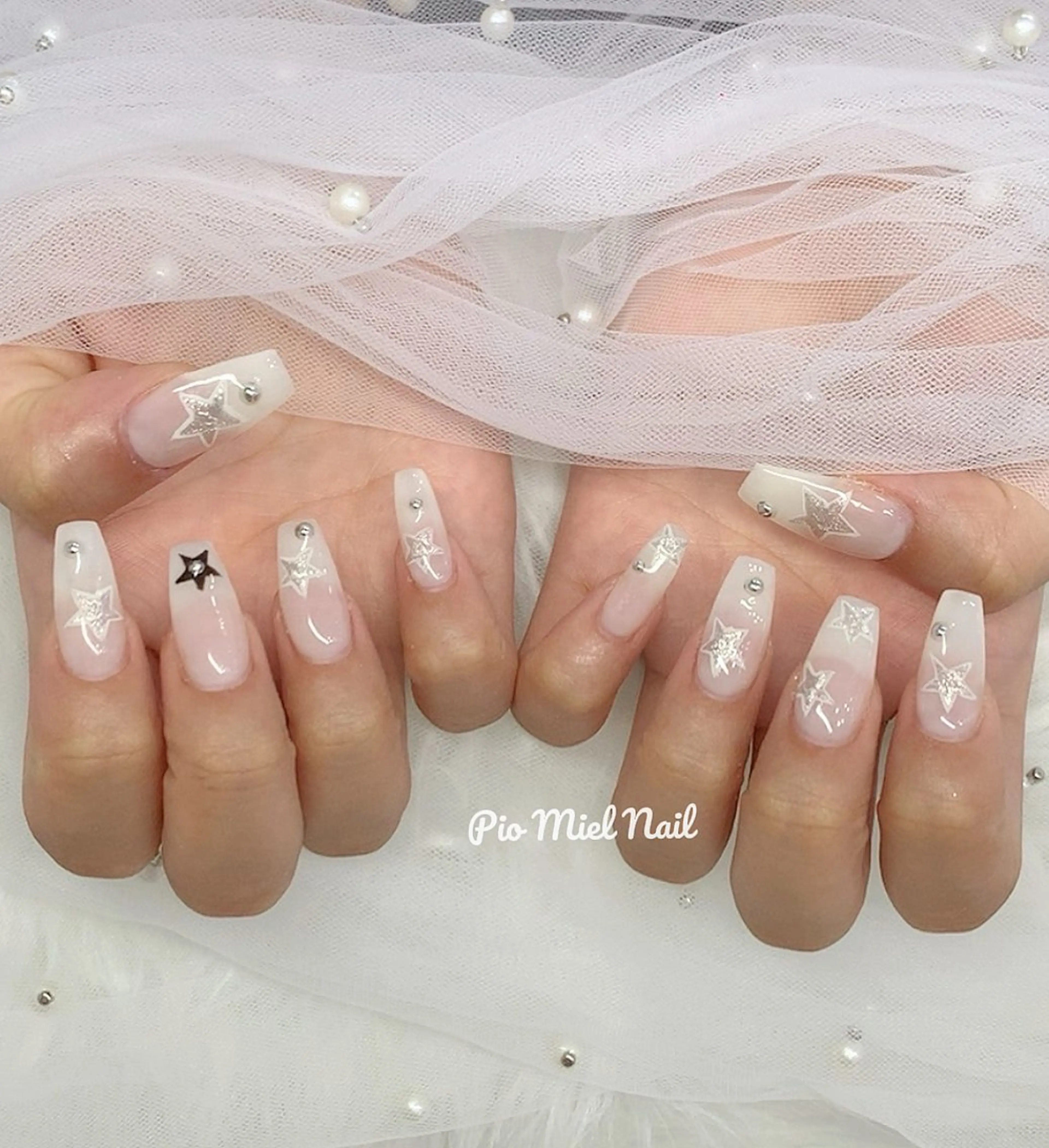 ミディアム 韓国風ヘア Pio Mielのネイルデザイン