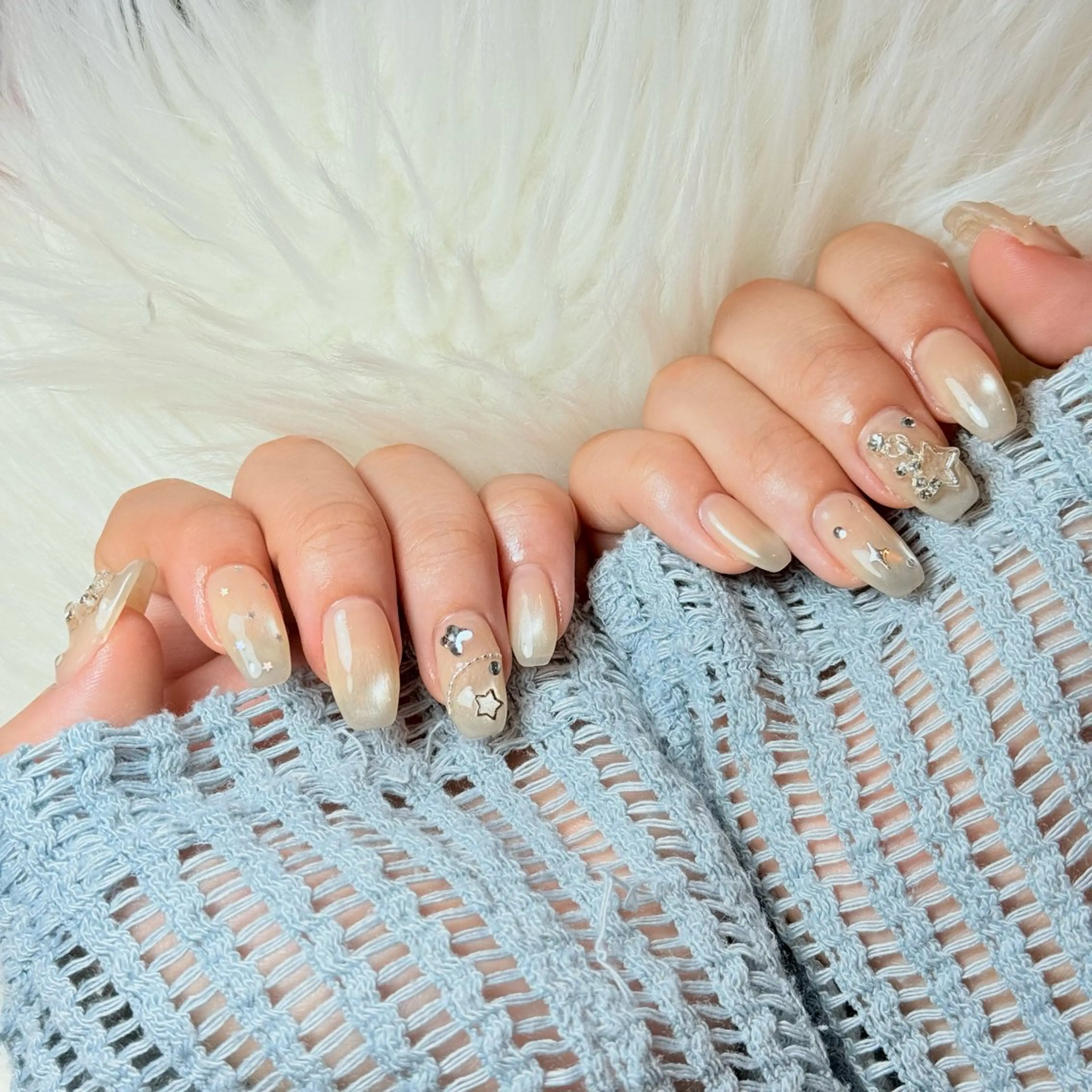 ネイル チークネイル フレンチネイル グラデーション キラキラネイル 韓国ネイル ハンドネイル Risa_ Nailのネイルデザイン