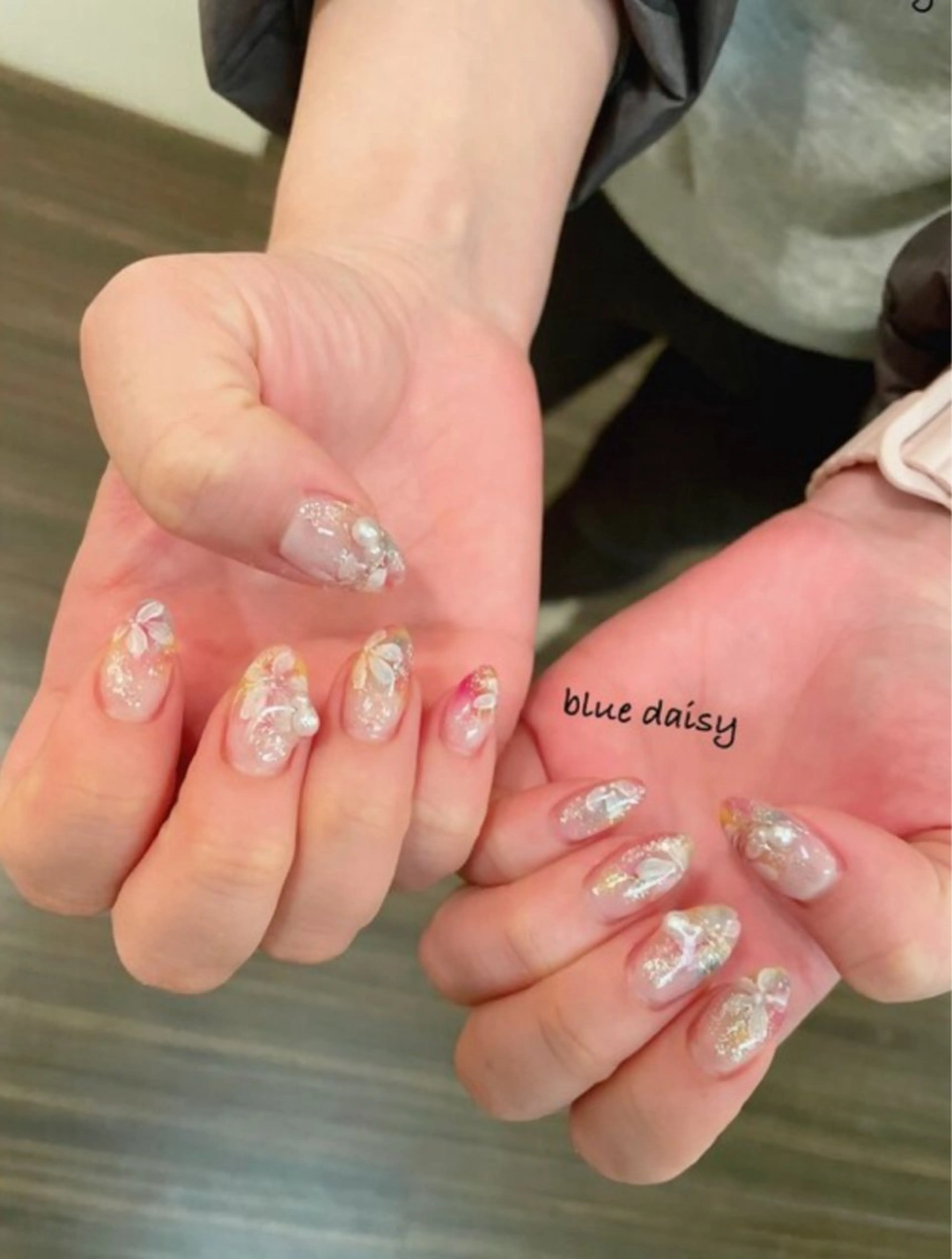 ネイル 春ネイル ハンドネイル Blue daisy 栄本店のネイルデザイン