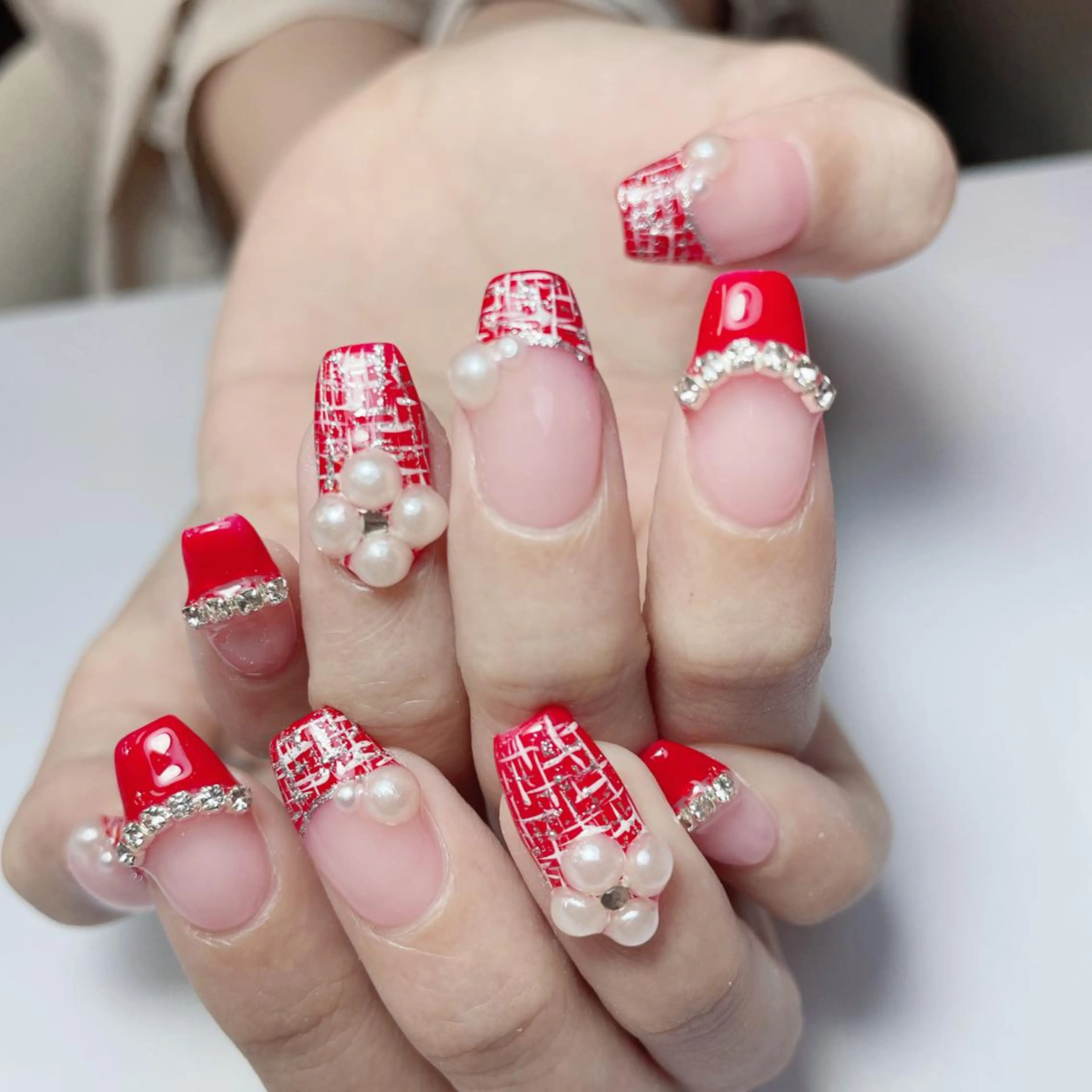 ネイル クリアネイル フラッシュネイル フラワーネイル グラデーション キラキラネイル ハンドネイル NailPrincess所属・princess スカルプ専門店のネイルデザイン