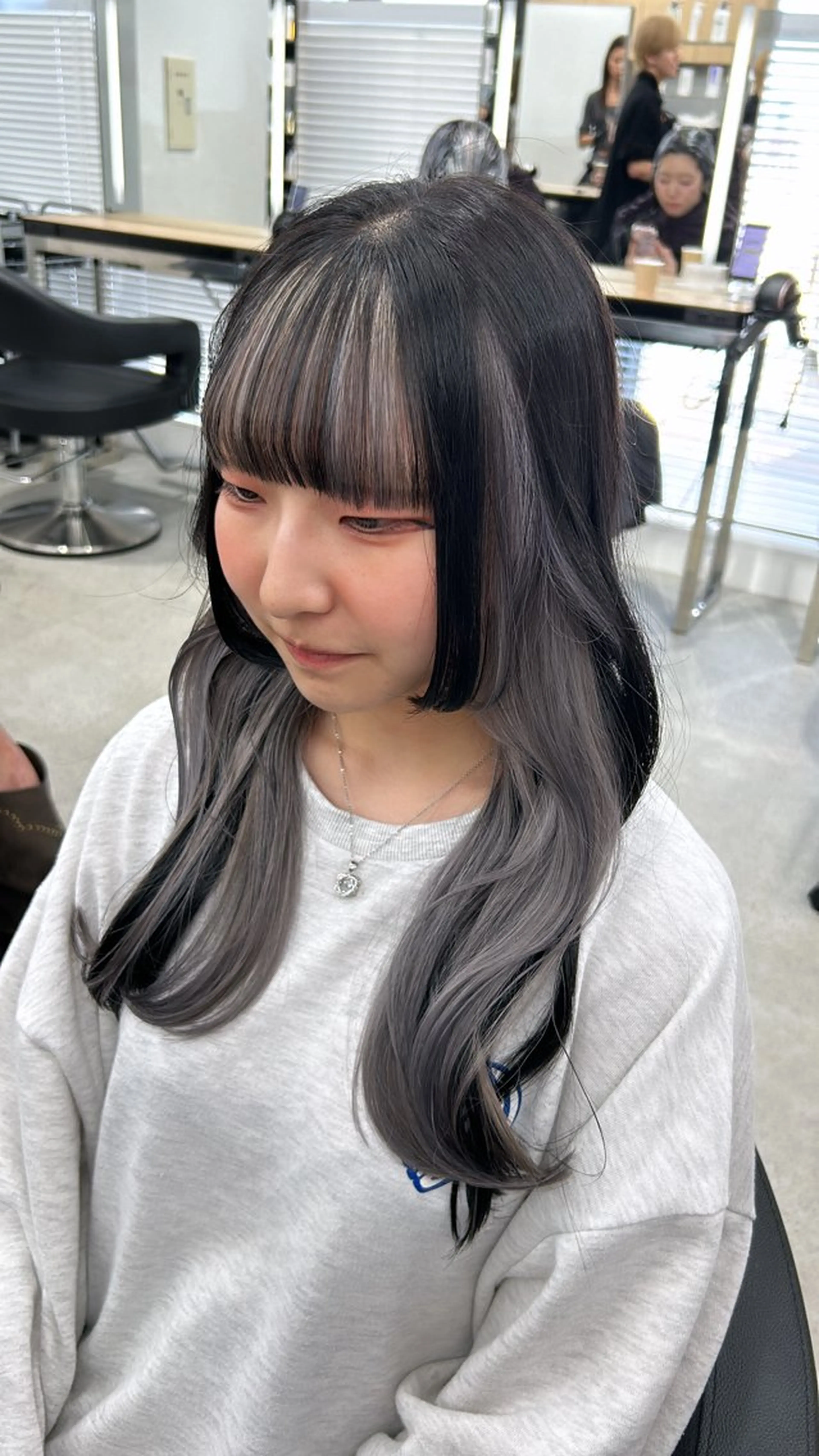 ロング メンズ 艶感ミルクティー🤍 色落ち綺麗🤍ともやのヘアスタイル