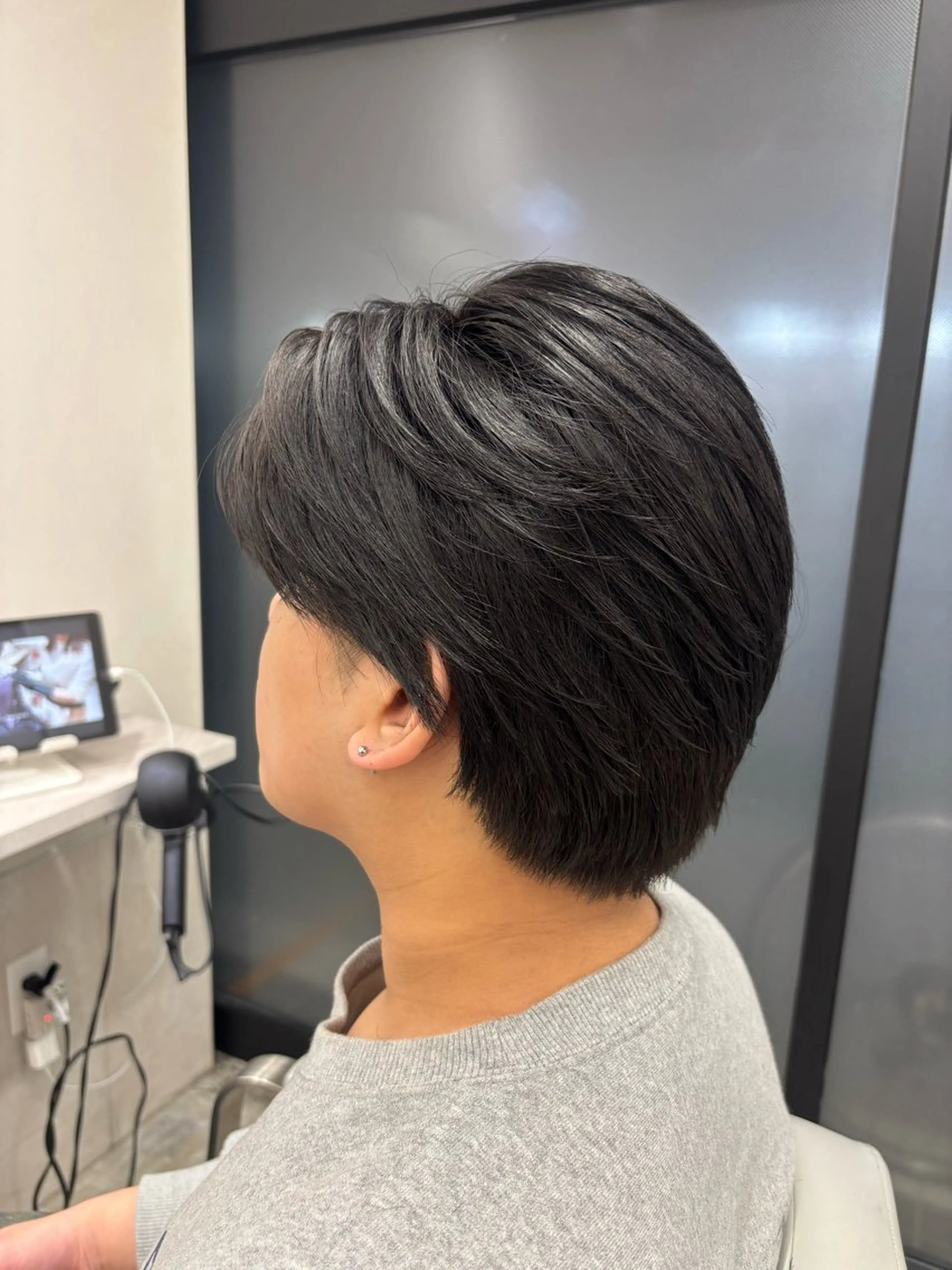 ショート makoto⌇レイヤ ー⌇艶カラー🍒‎のヘアスタイル