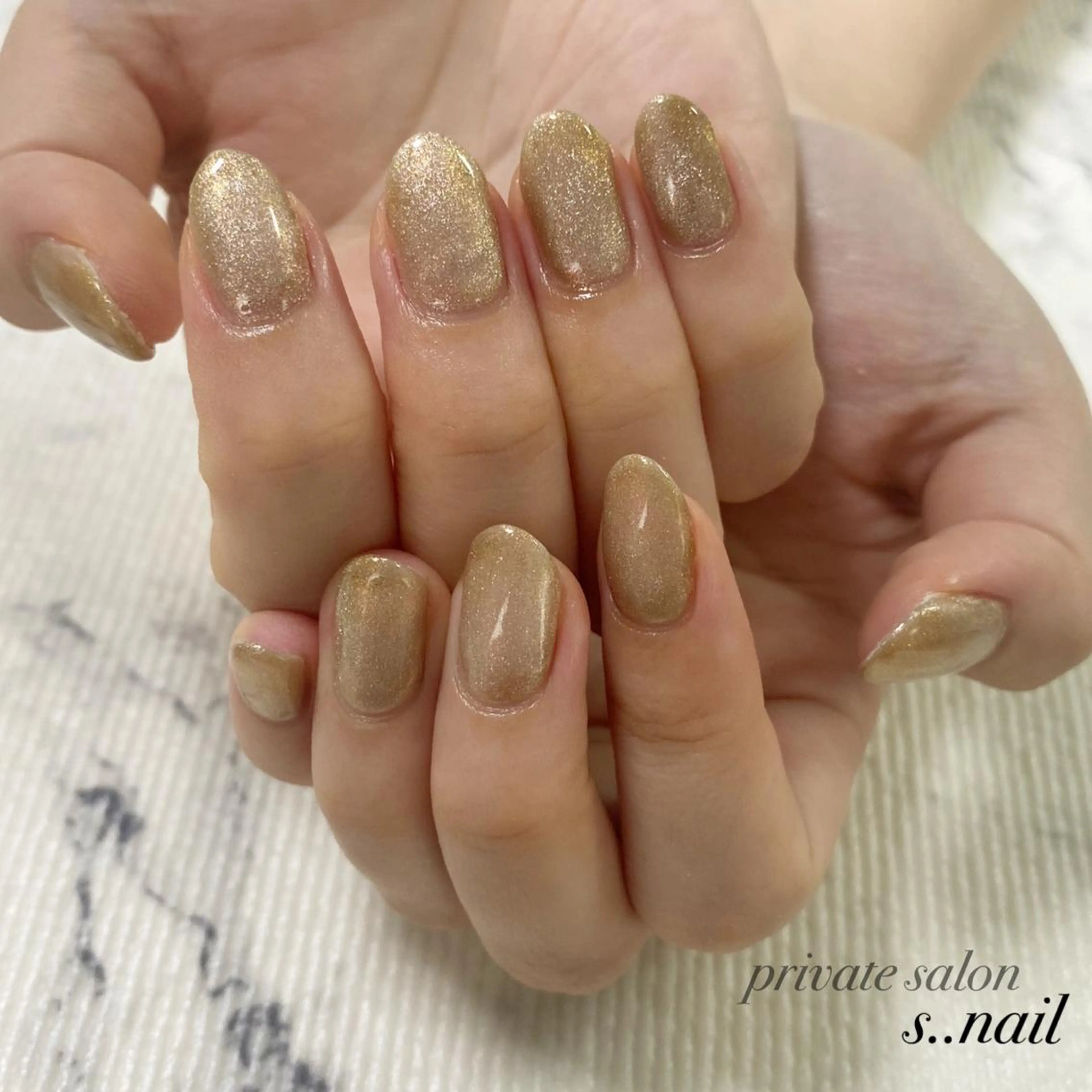 ネイル オーロラネイル ブラウン ゴールド ワンカラーネイル オレンジ ハンドネイル フットネイル s..nail / MORITAのネイルデザイン