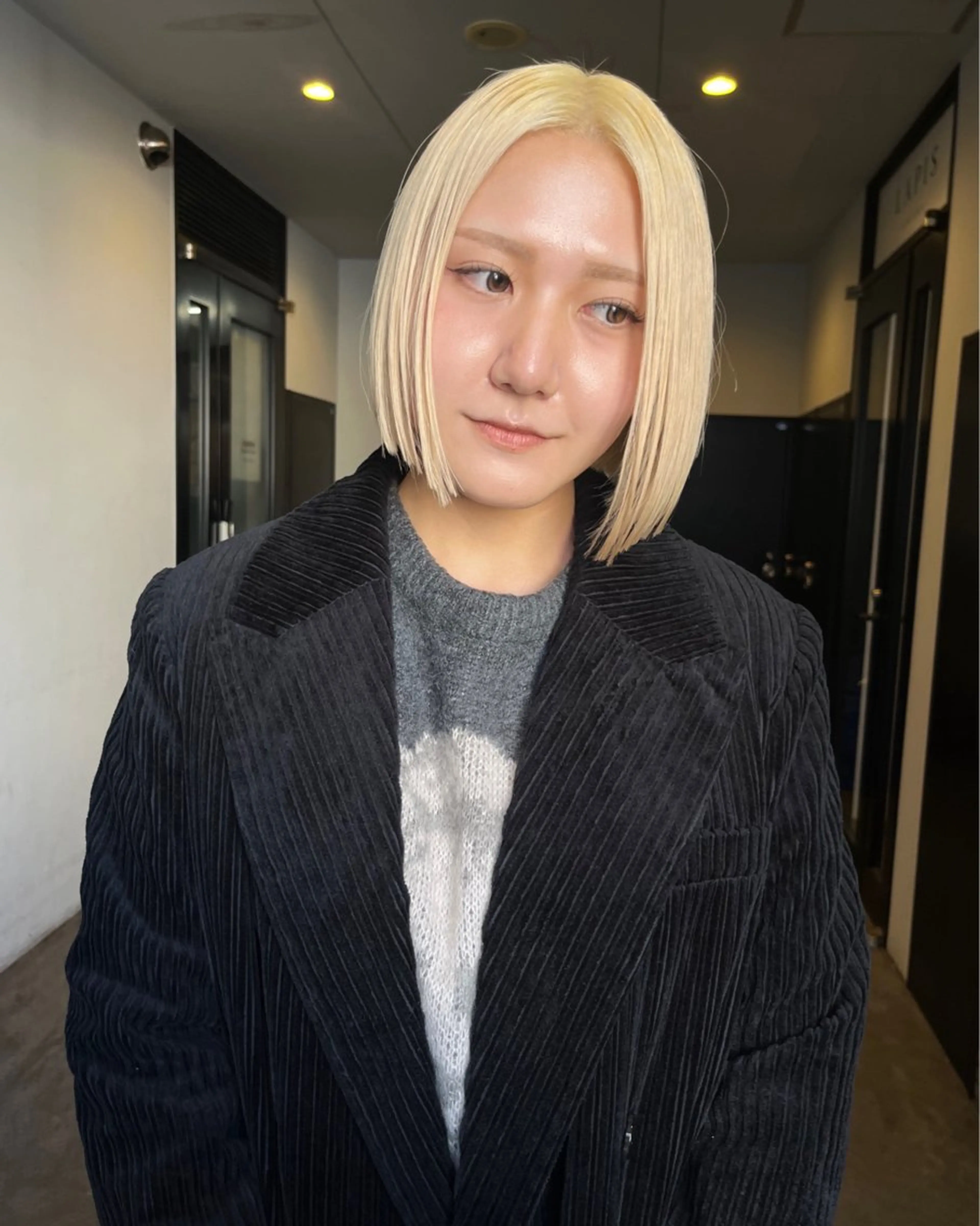 ショート カラー ブリーチ ヘアカラー hono/ボブ/ ハイトーン/ベージュのヘアスタイル