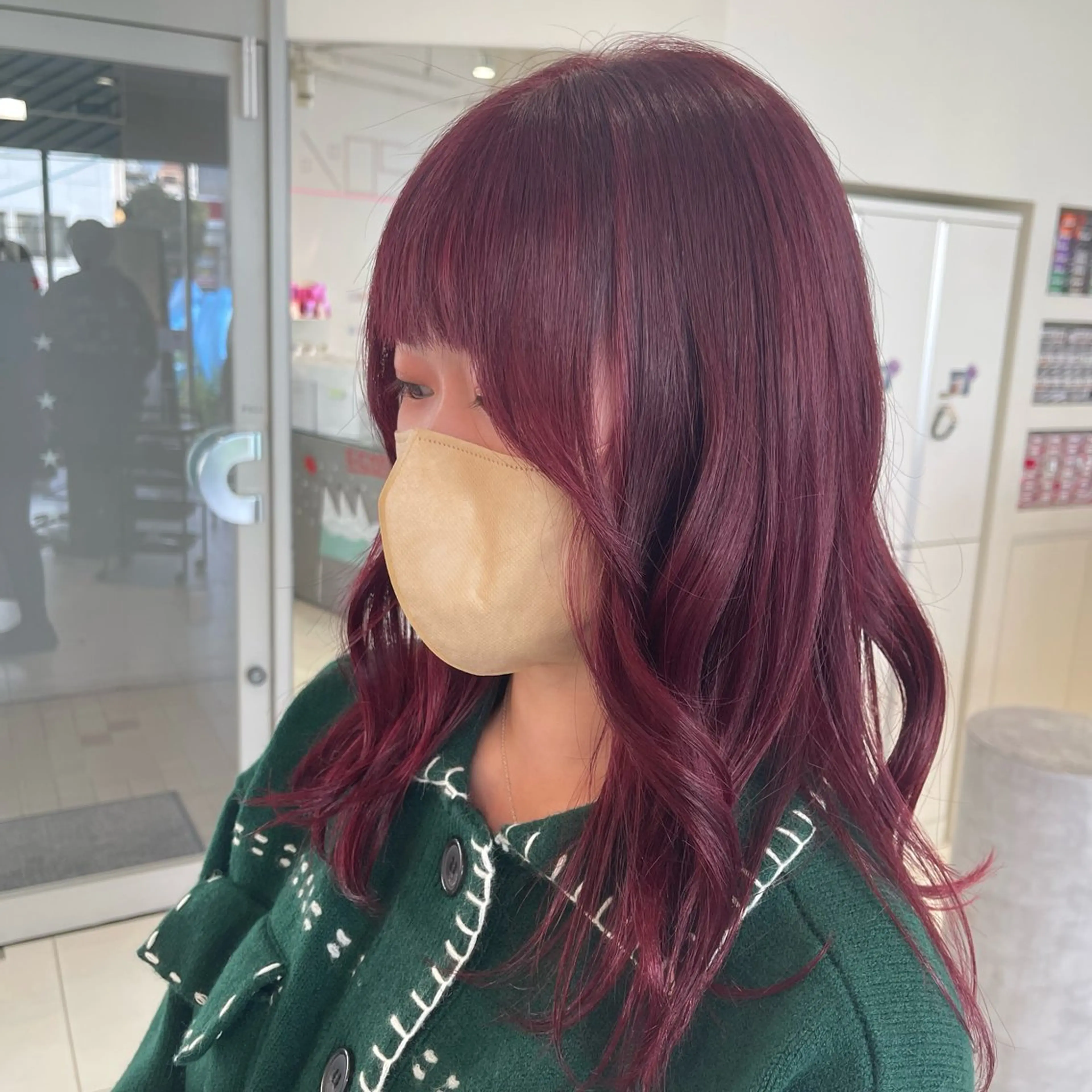 ミディアム 由比藤理子 ブリーチカラー🌈のヘアスタイル