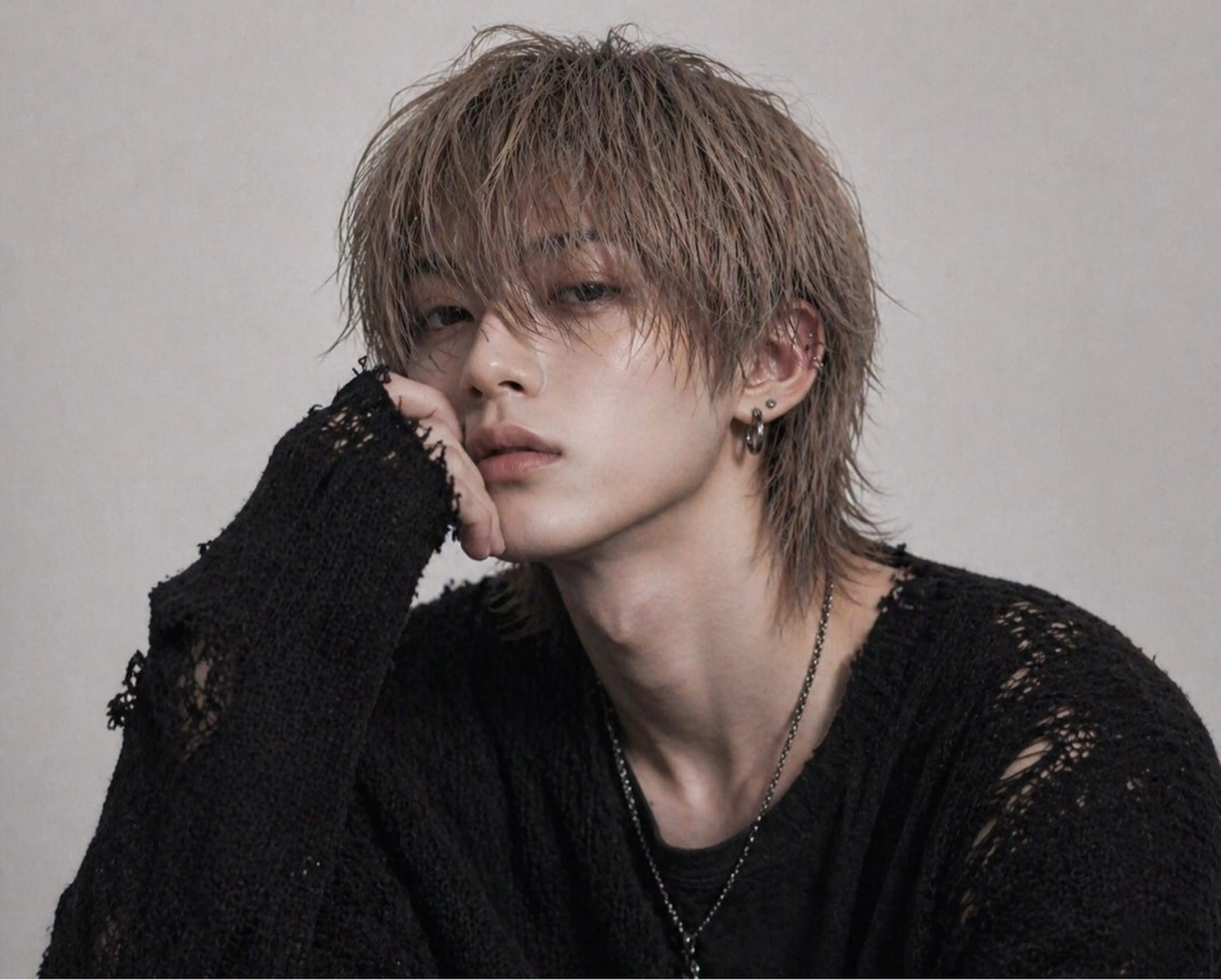 ミディアム メンズ メンズ韓国風 メンズウルフカット 顔周りカット ハッシュカット 韓国風ヘア カット ヘアカラー ⚡️下園あゆむ⚡️ レイヤーウルフ/韓国のヘアスタイル