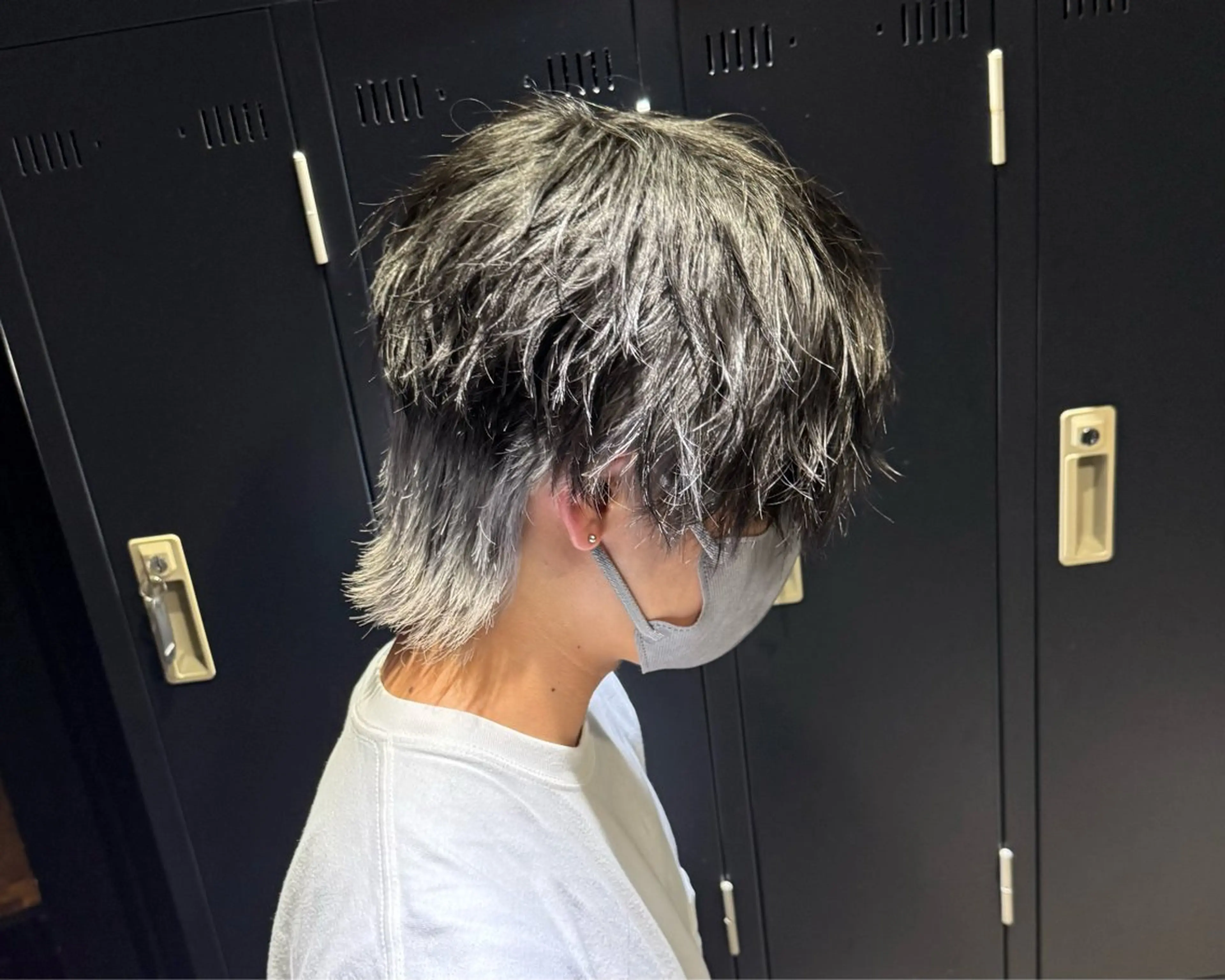 ミディアム カラー メンズ メンズブリーチ メンズインナーカラー マッシュウルフ マッシュ メンズウルフカット カット ヘアカラー 【フェザーパーマ】 【縮毛矯正】鶴田文のヘアスタイル