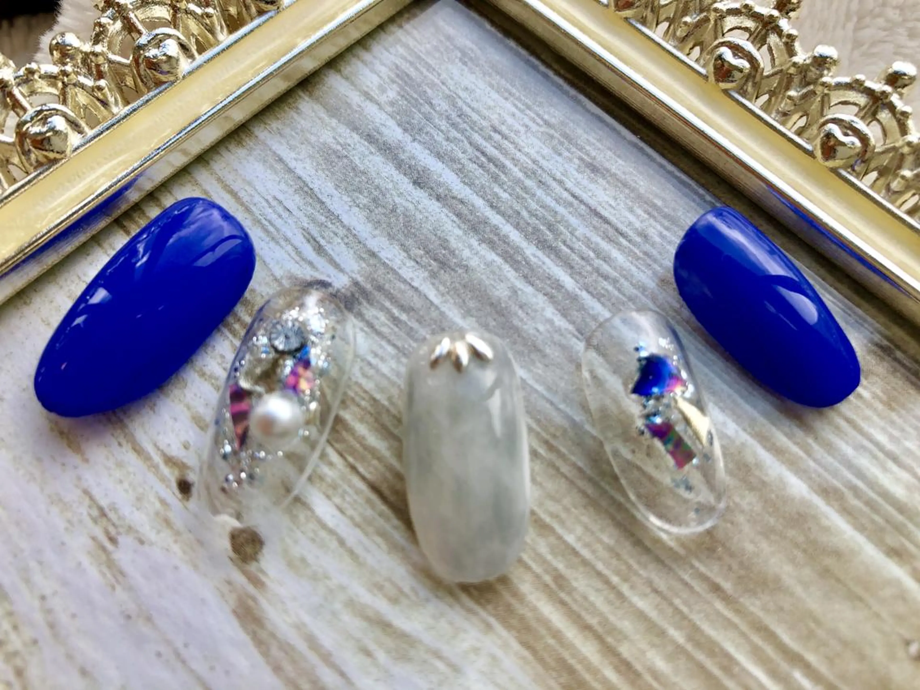 ネイル 【尾下】 ロイヤル•セラピストのネイルデザイン