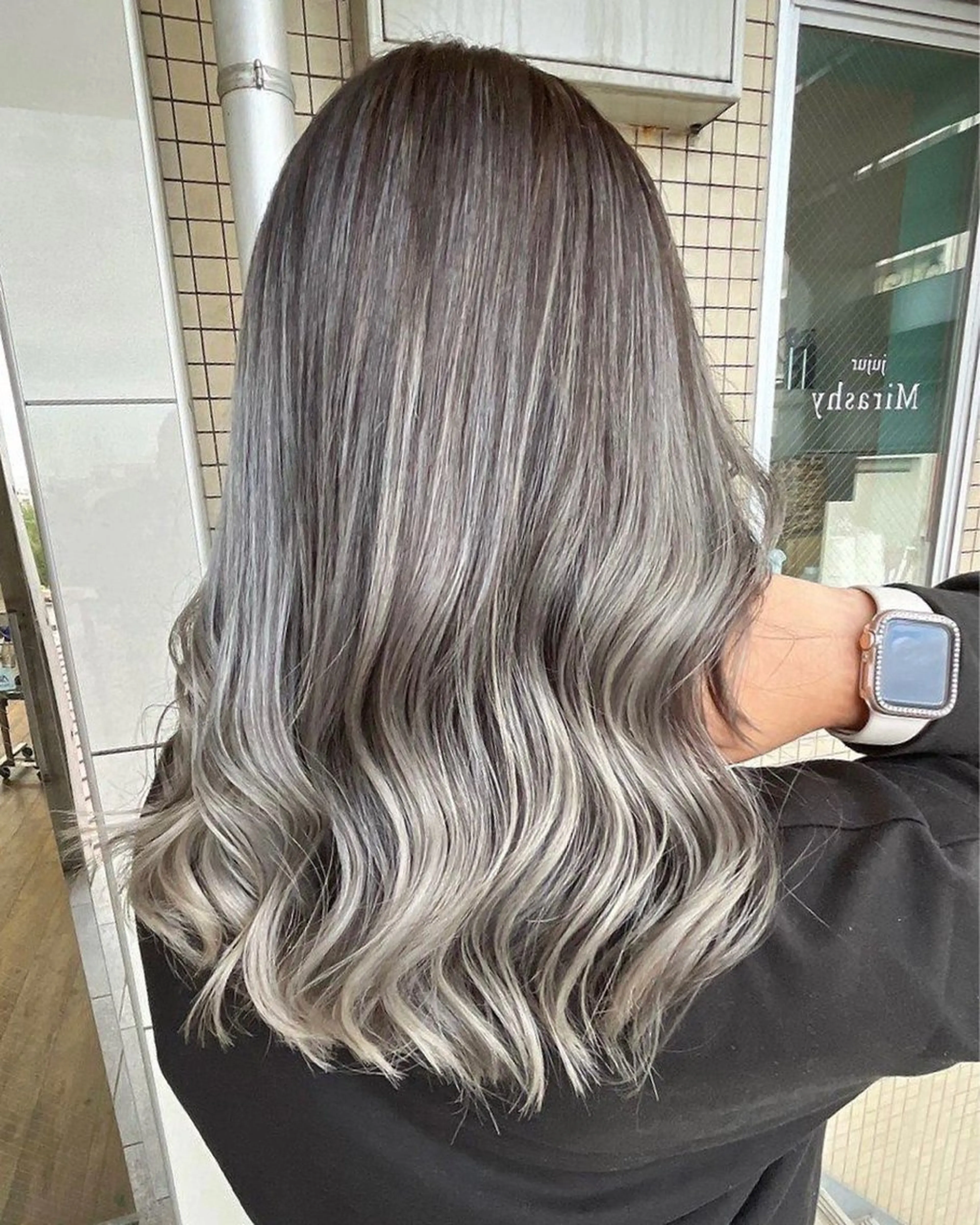 セミロング ヘアカラー Mirashy 成田のヘアスタイル
