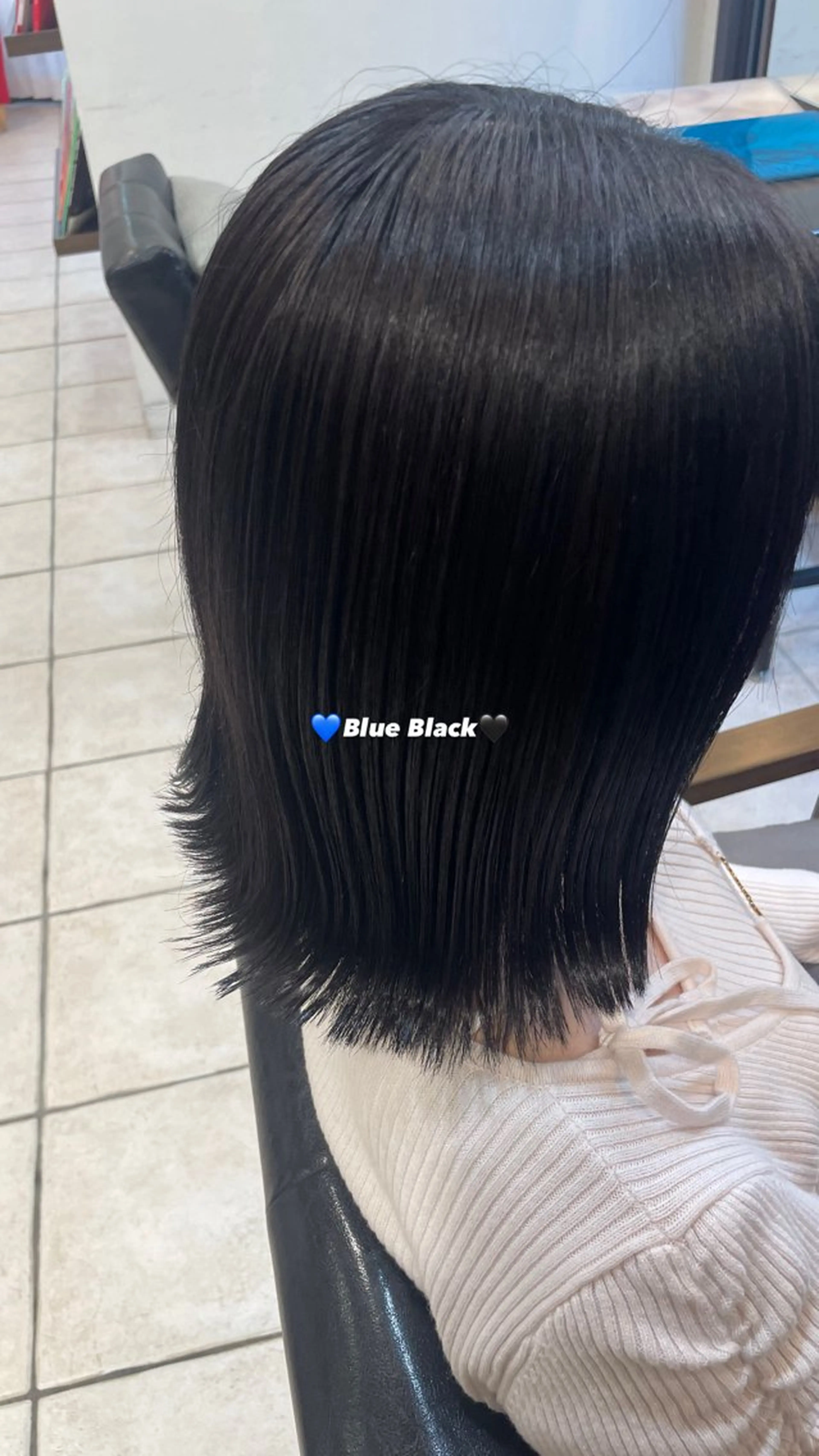 カラー ブリーチ 透明感カラー シルバー 🩵RIKO🩵 透明感カラー🫧のヘアスタイル