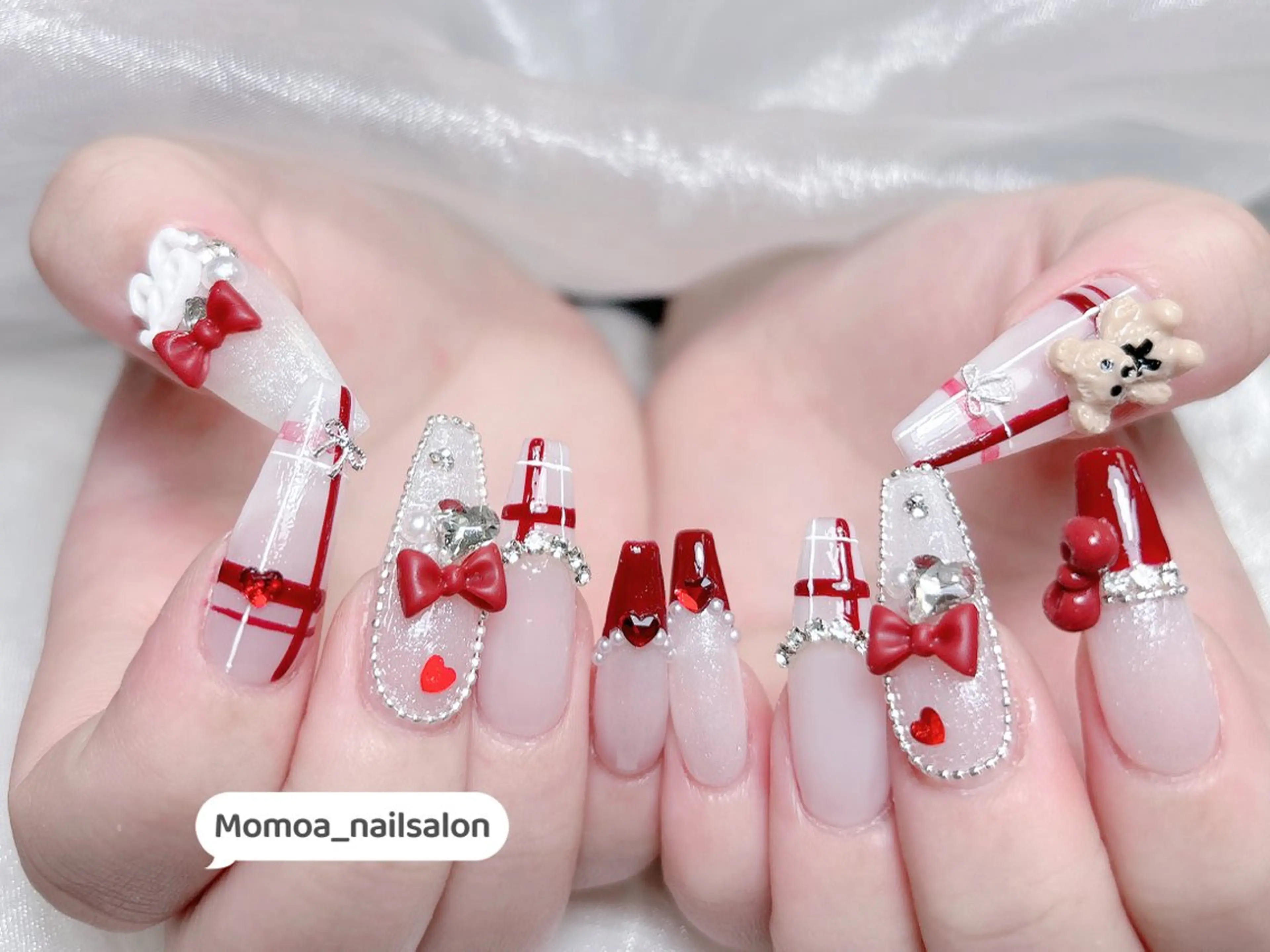 ネイル 成人式 キラキラネイル 大理石ネイル(マーブル) スカルプネイル 夏ネイル ハンドネイル MoMoA Nail ネイル長さ出し専門店のネイルデザイン