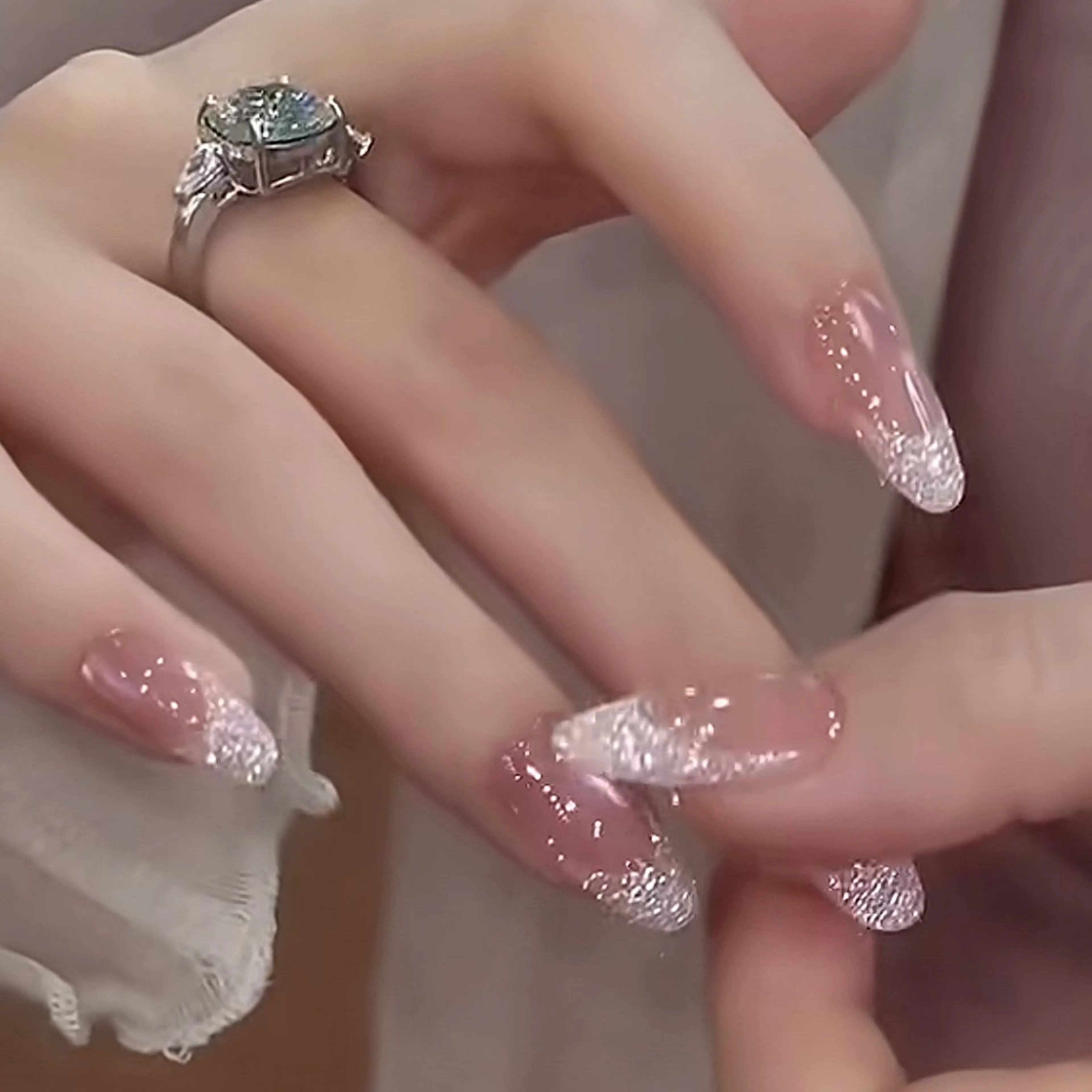 カラー グラデーションカラー ピンクカラー ハンドネイル AIN Nailのネイルデザイン