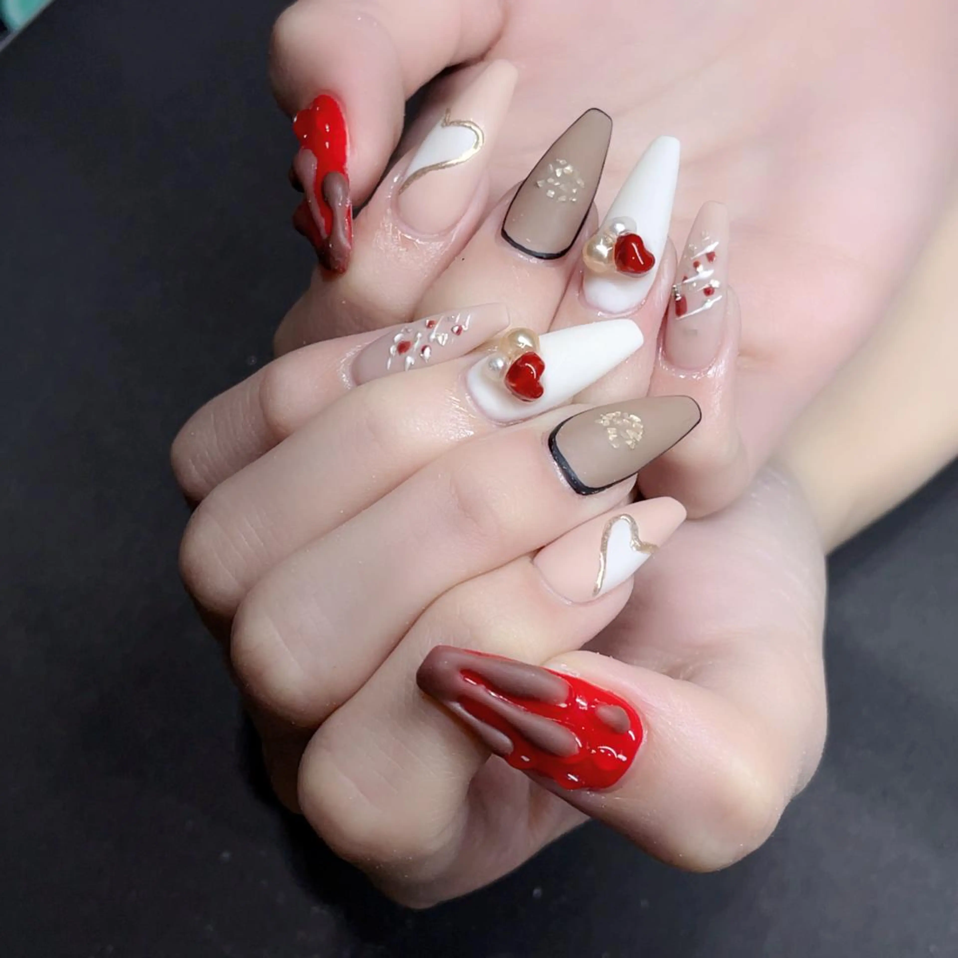 ネイル ハンドネイル Queens ciciのネイルデザイン