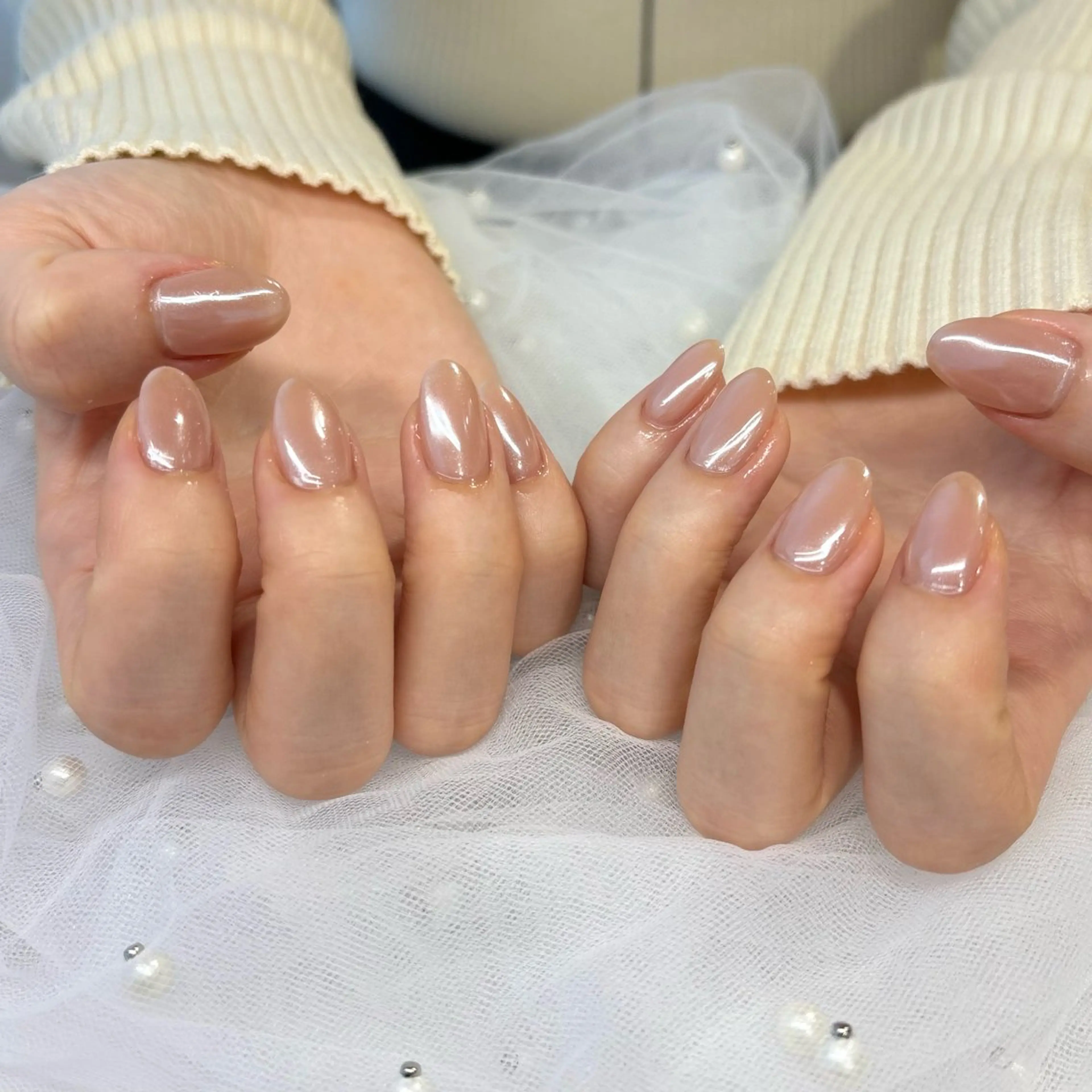 ネイル オーロラネイル ピンク ピンクベージュ ホワイト ハンドネイル 荒巻 めいのネイルデザイン