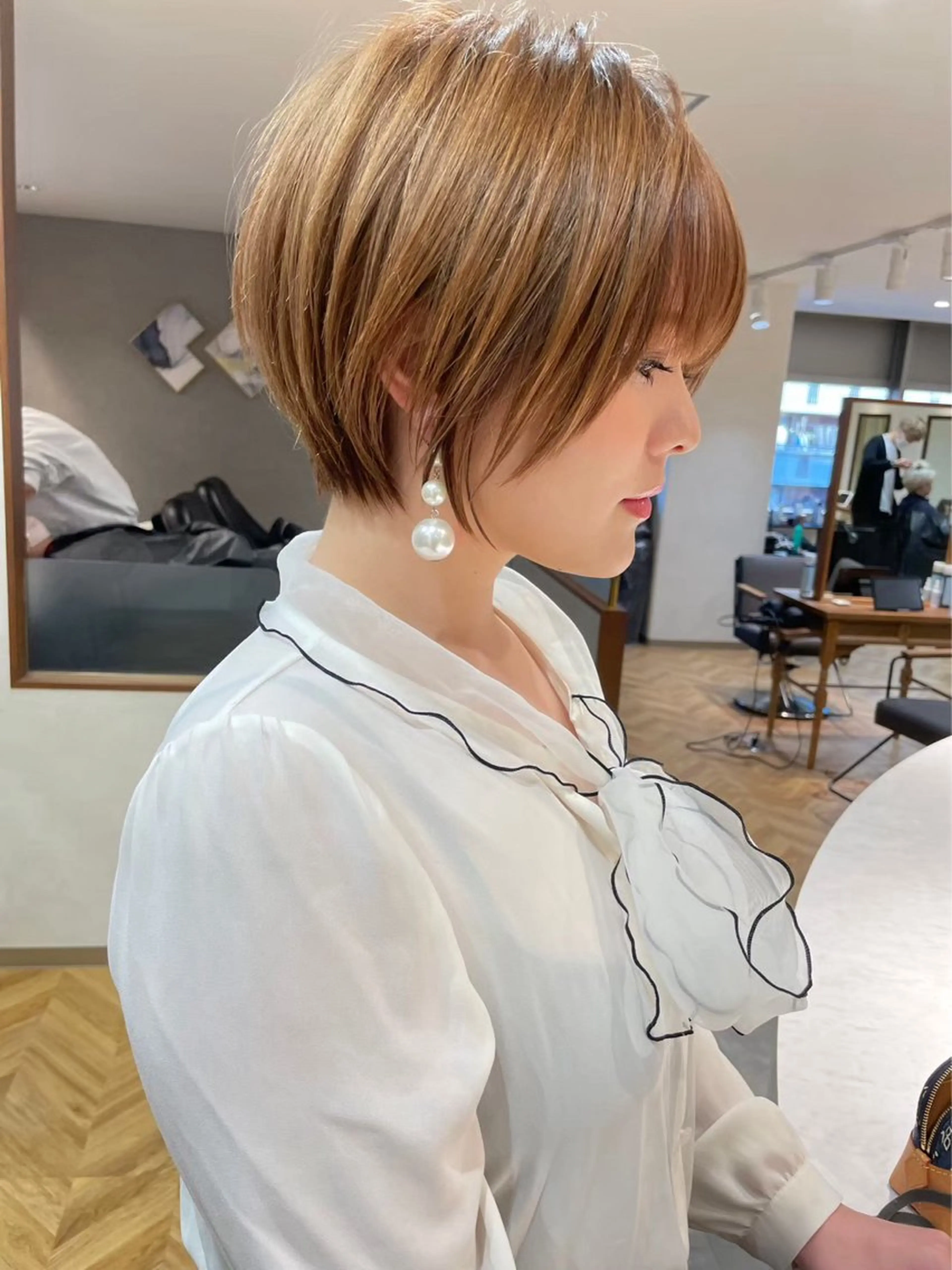 セミロング カラー ベージュカラー 透明感カラー グレージュ ハイライトカラー ハイライト カット ✨レイヤー/韓国 /✨ヘア山下　遥のヘアスタイル