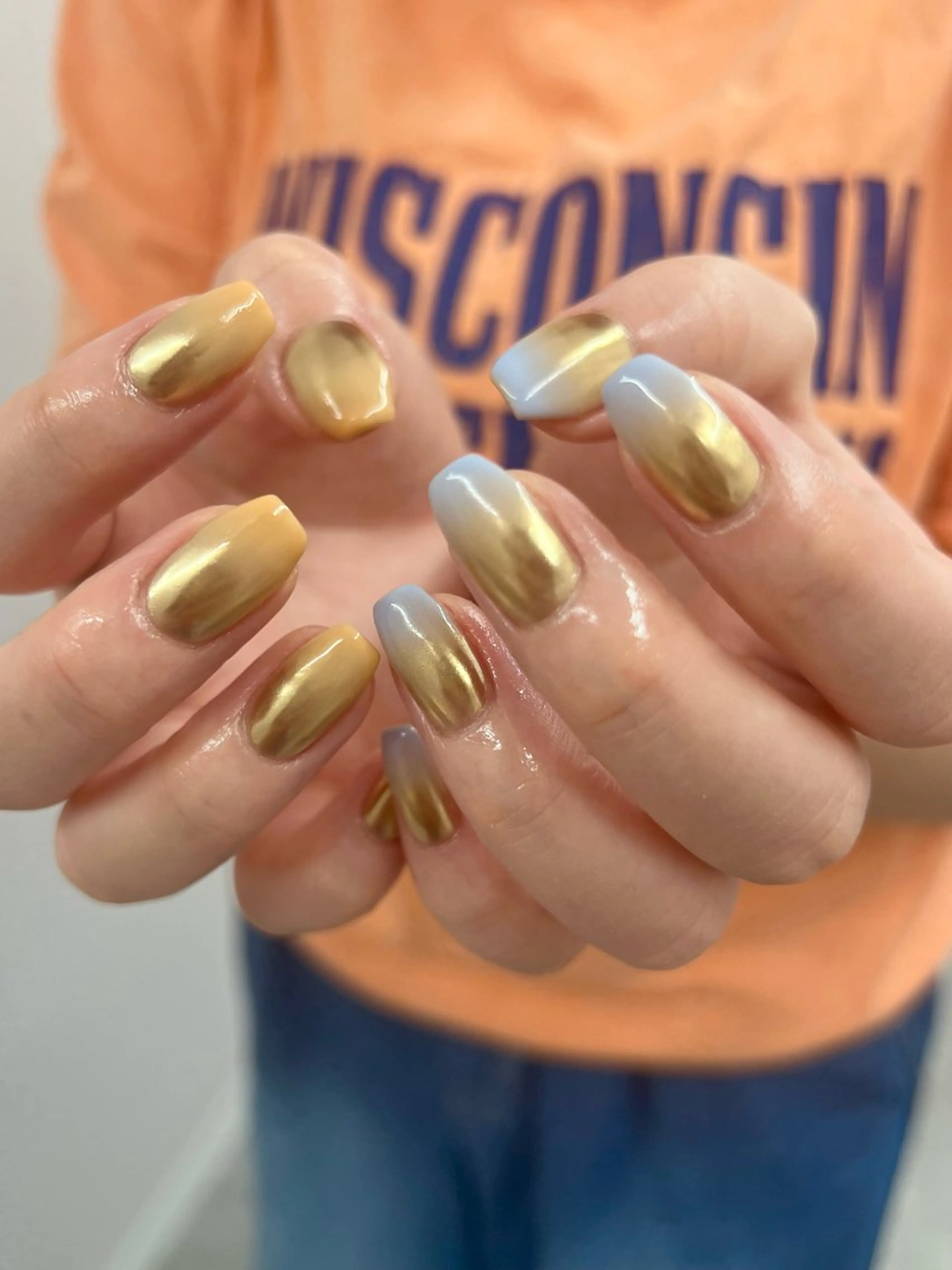 ネイル ジェルネイル ゴールド グラデーション マグネットネイル ミラーネイル ハンドネイル ハンドケア Bana_ Nailのネイルデザイン