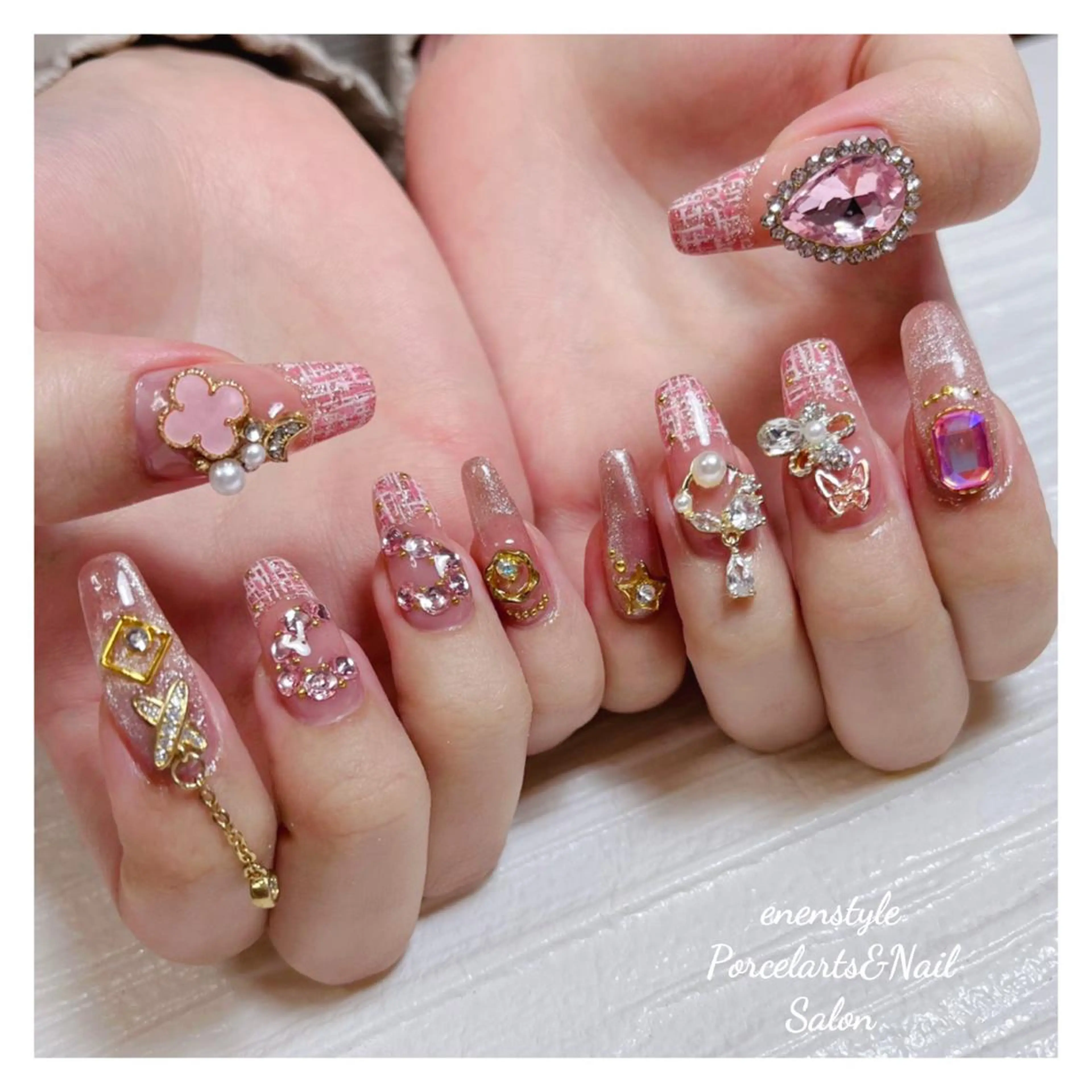 ミディアム ネイル 👑enen style👑のネイルデザイン