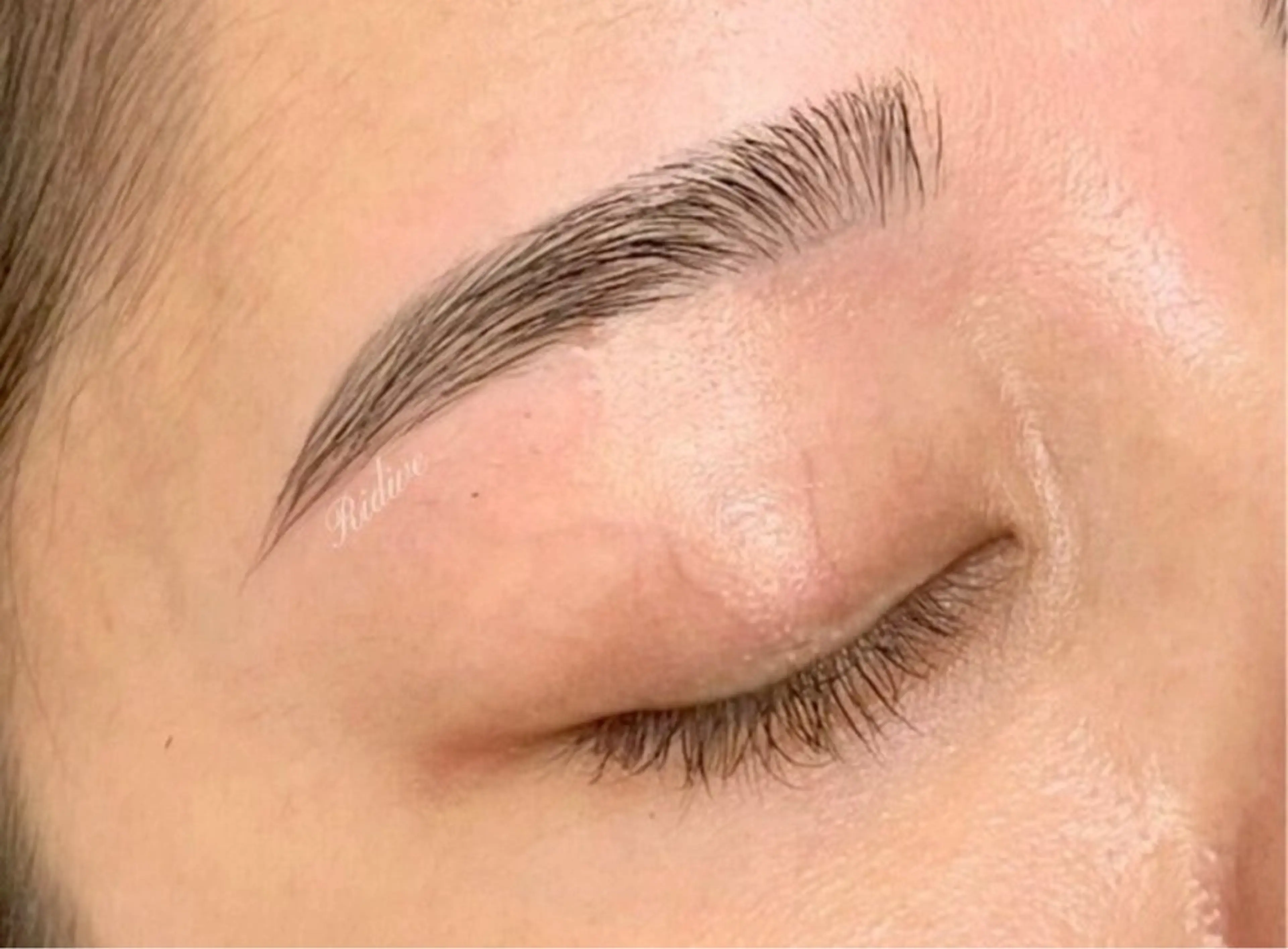 アイブロウ 🌙 𝓡𝓾𝓷𝓪のマツエク・マツパデザイン