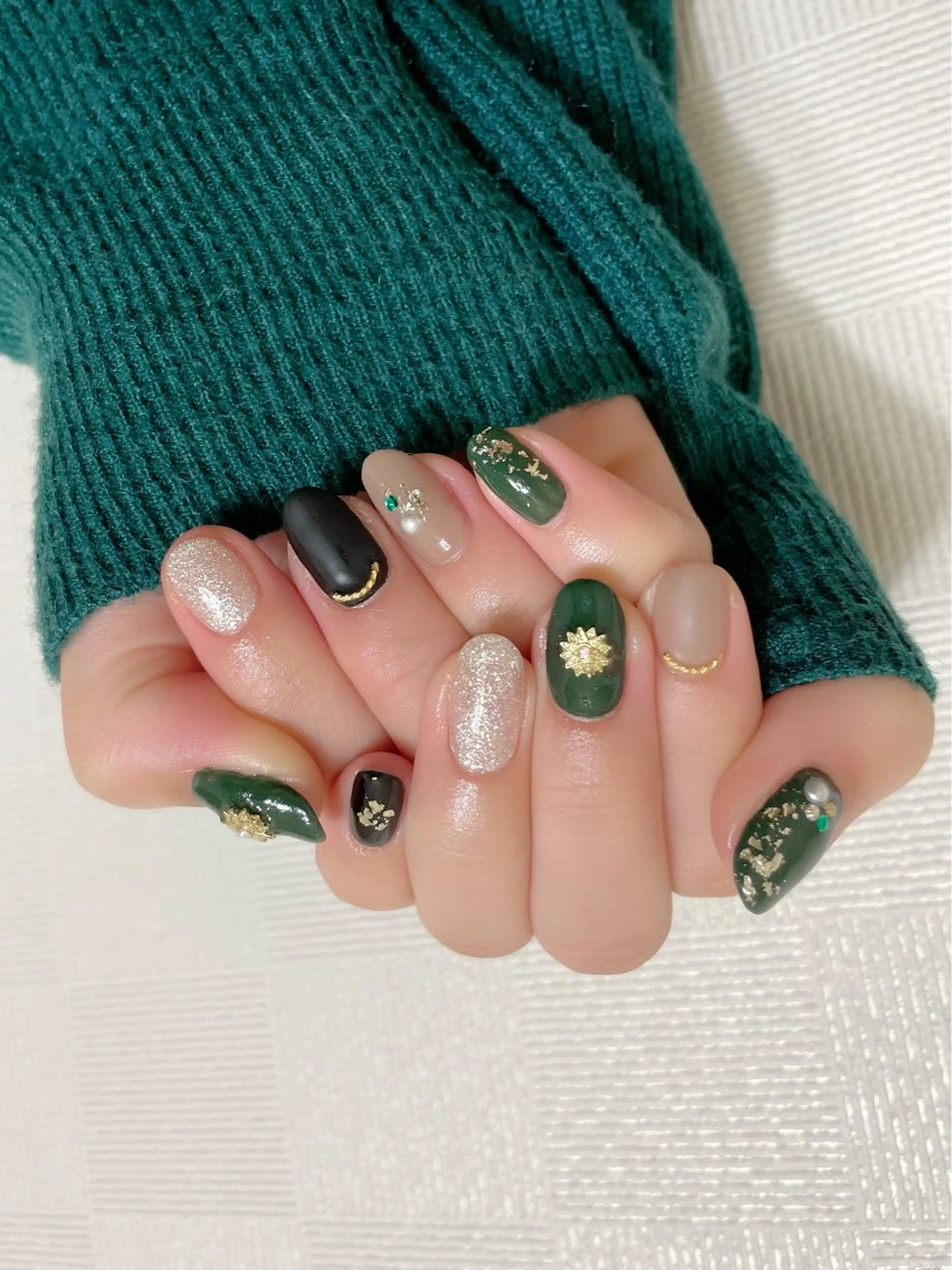 ミディアム え まのネイルデザイン